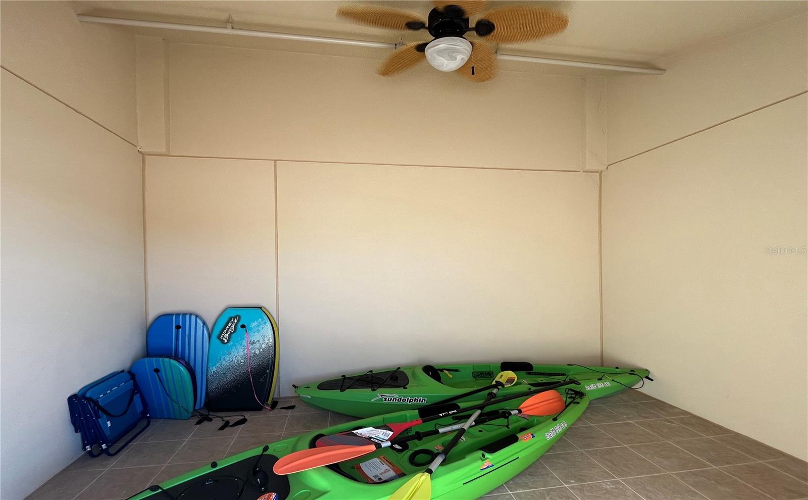 Listing photo id 81 for 11 Baymont Street 702