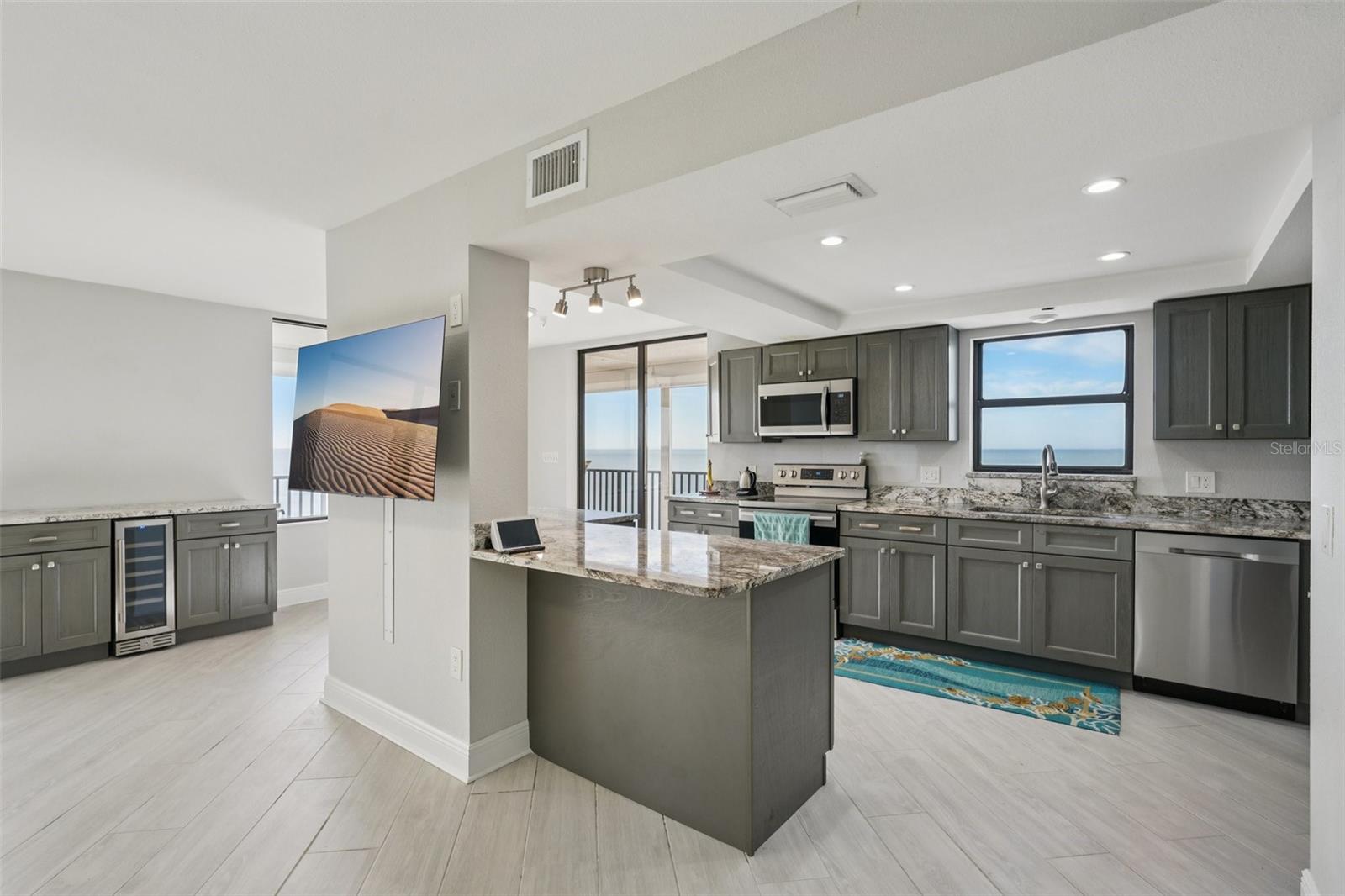 Image 10 of 41 For 15316 Gulf Boulevard 801