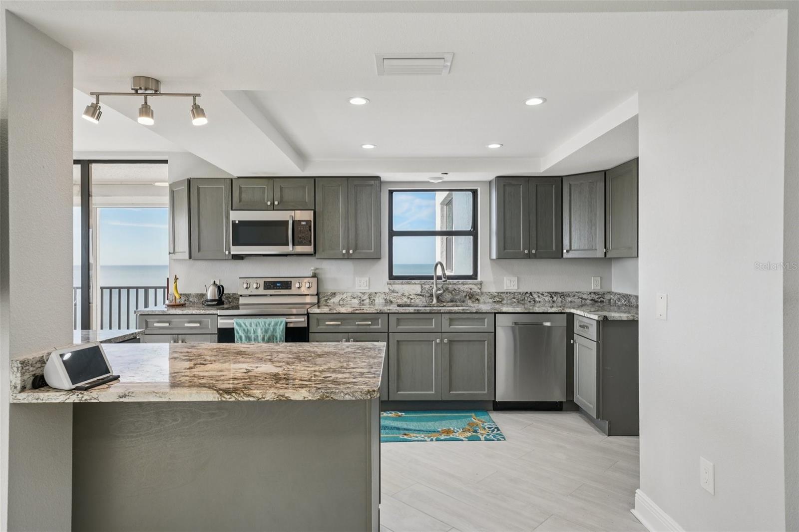 Image 12 of 41 For 15316 Gulf Boulevard 801