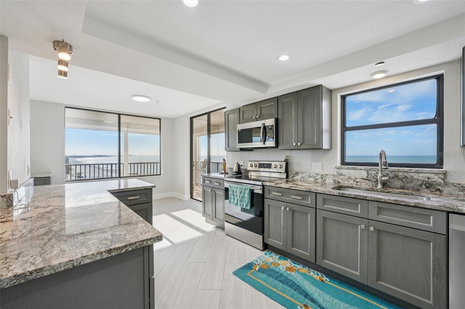 Image 18 of 41 For 15316 Gulf Boulevard 801