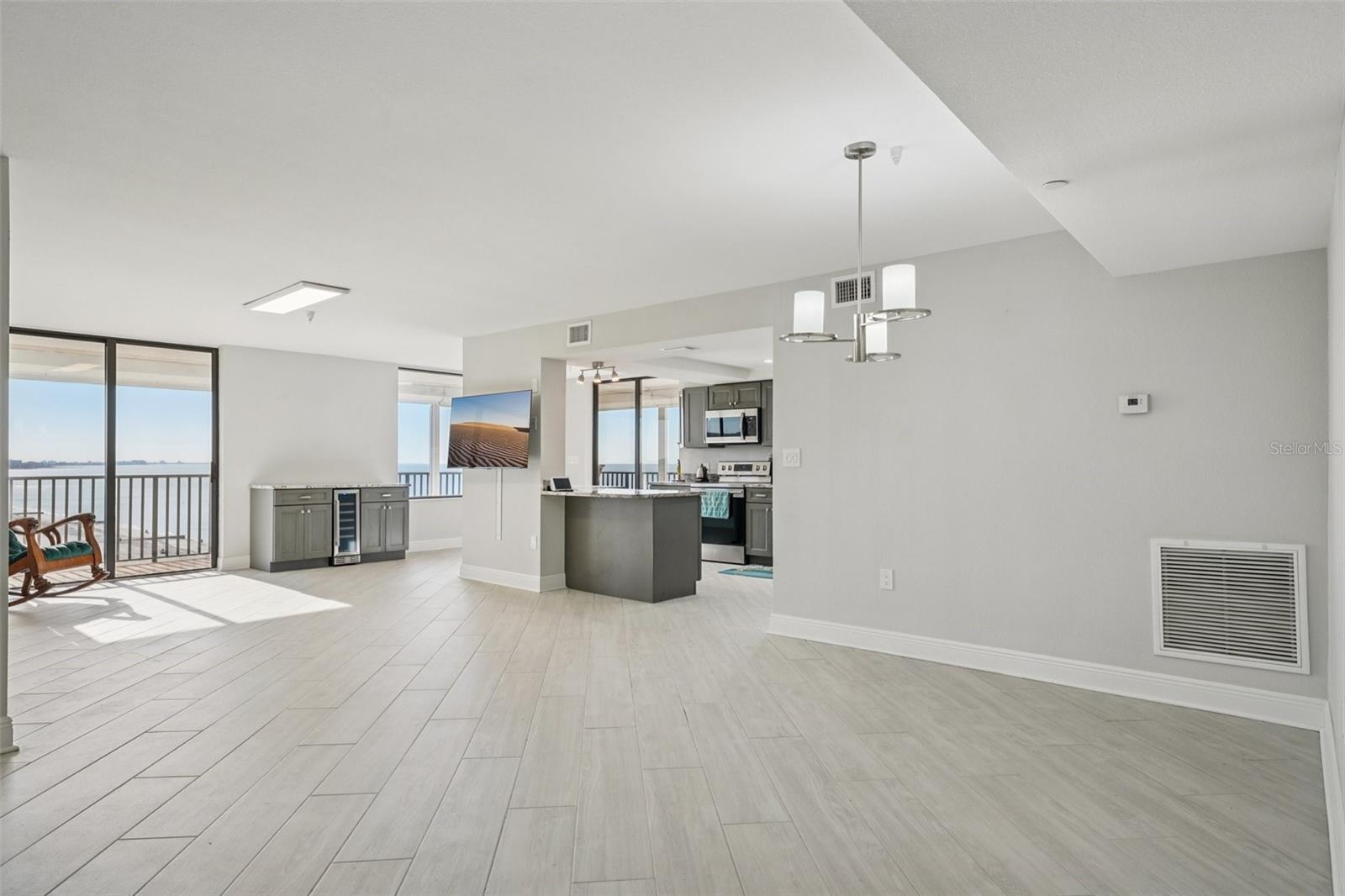 Image 9 of 41 For 15316 Gulf Boulevard 801