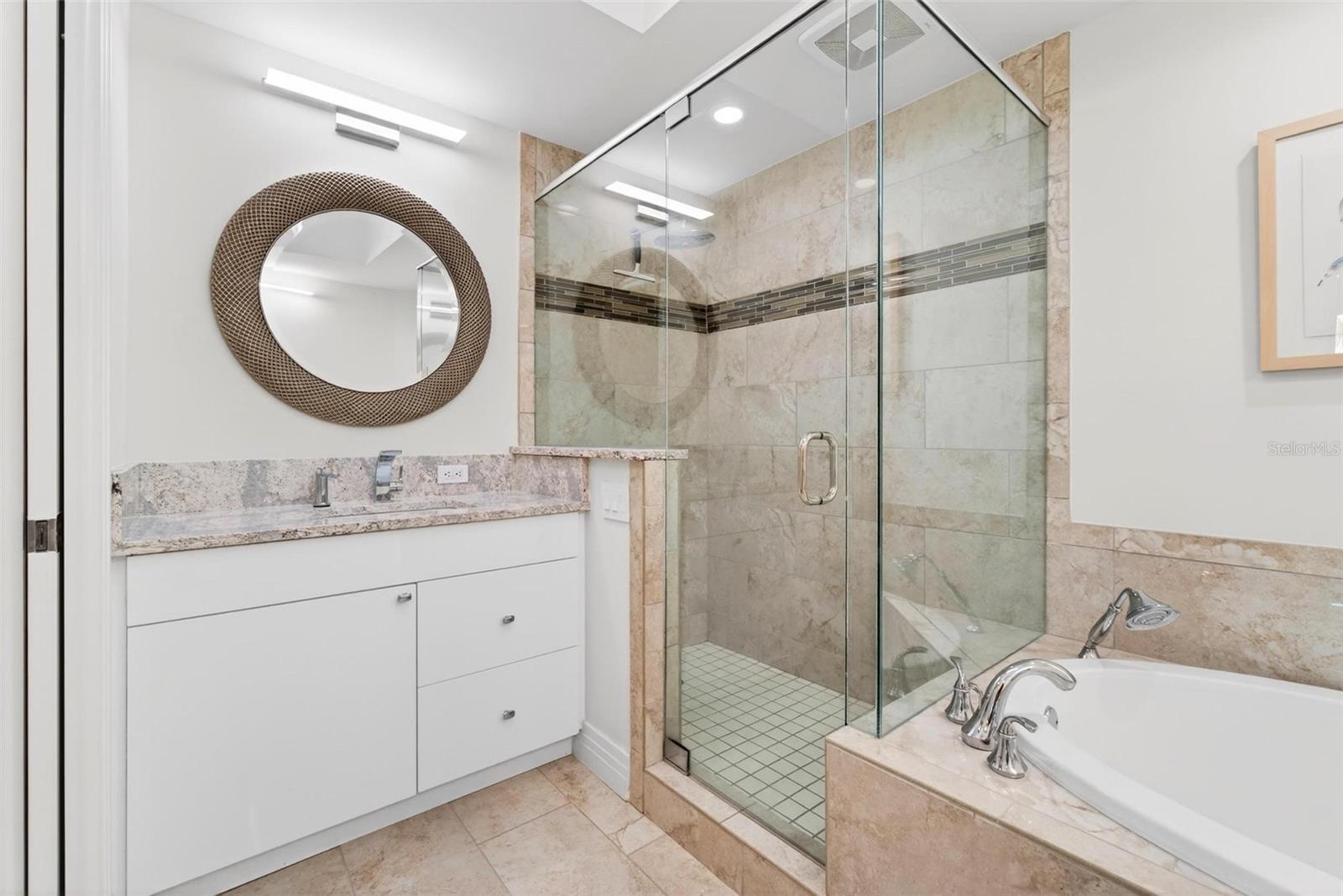 Image 21 of 60 For 1325 Snell Isle Boulevard Ne 302