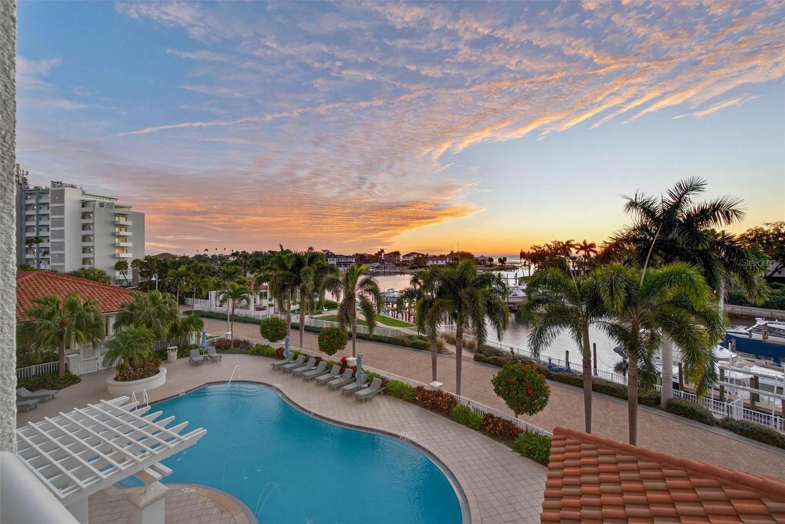 Image 39 of 60 For 1325 Snell Isle Boulevard Ne 302