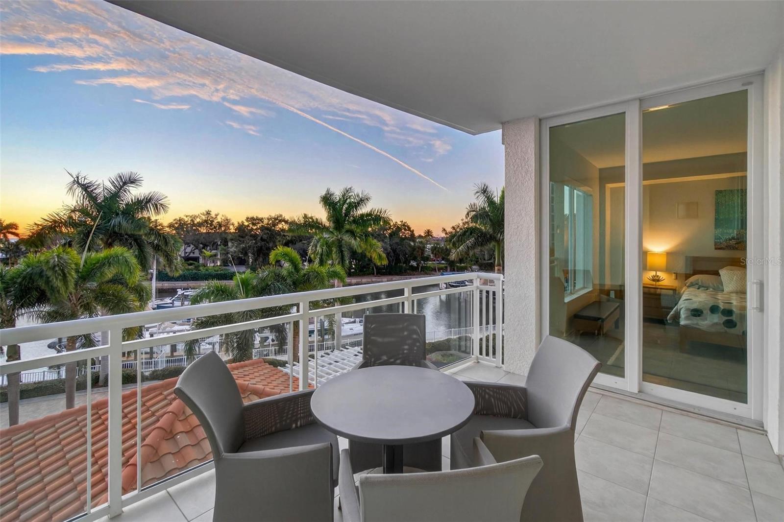 Image 5 of 60 For 1325 Snell Isle Boulevard Ne 302