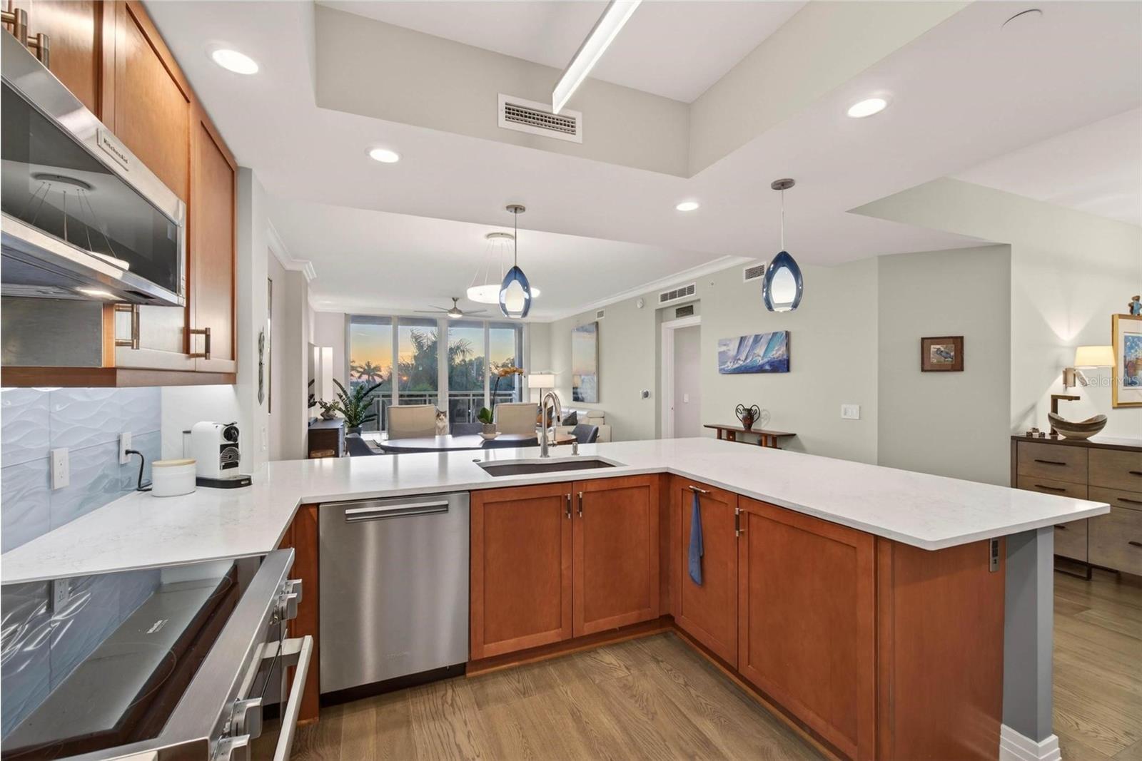 Image 8 of 60 For 1325 Snell Isle Boulevard Ne 302