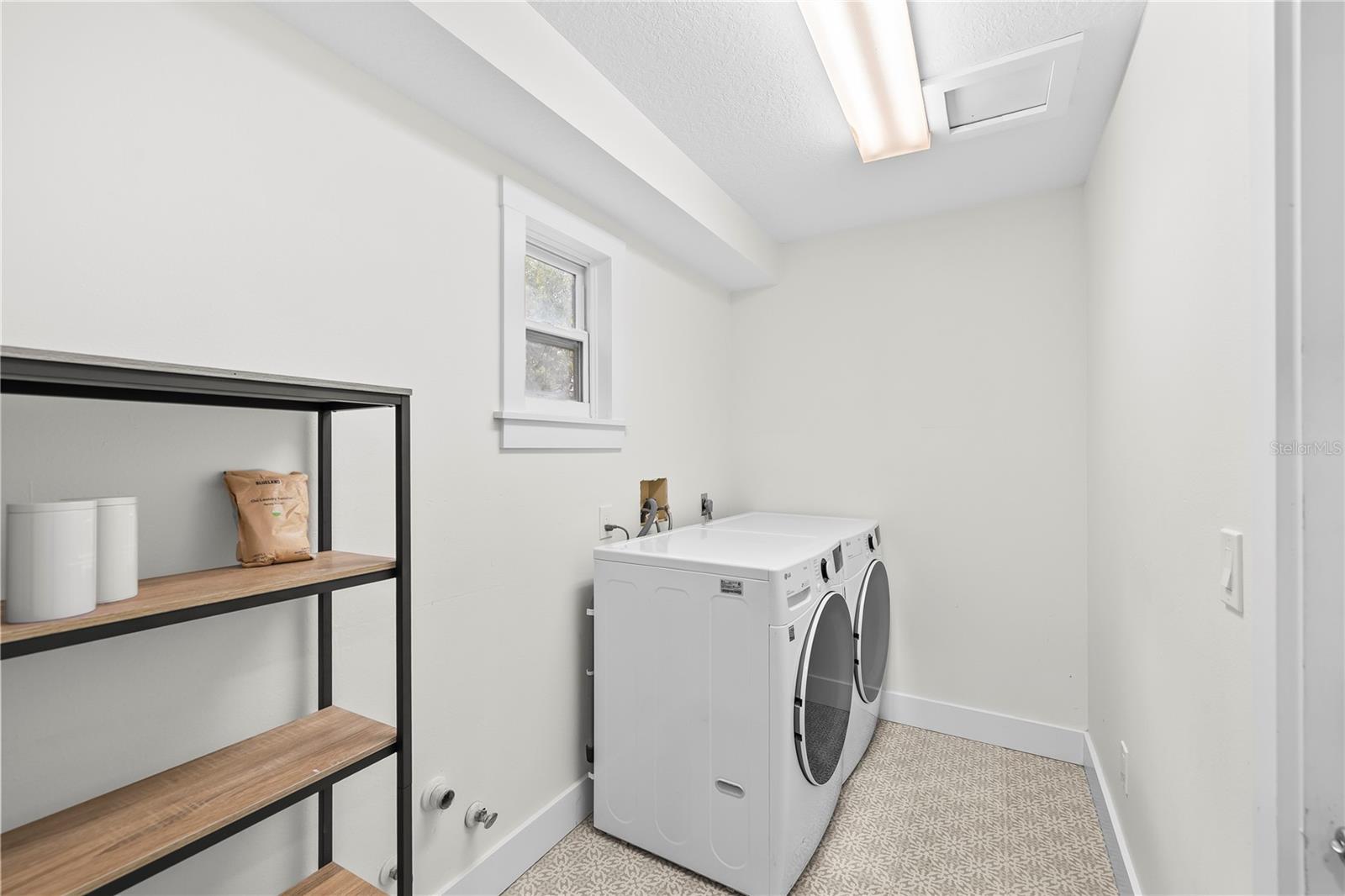 Image 14 of 36 For 1303 Carissa Court