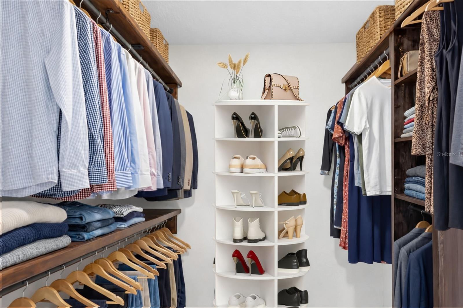 Image 21 of 36 For 1303 Carissa Court