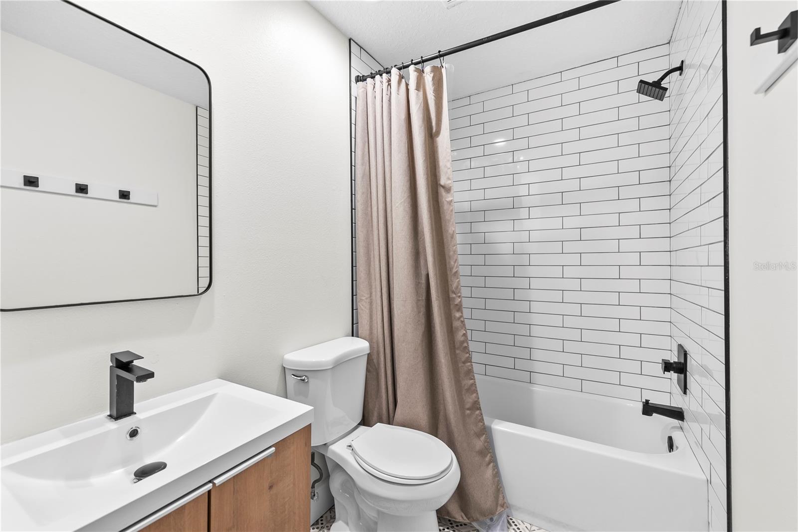 Image 23 of 36 For 1303 Carissa Court