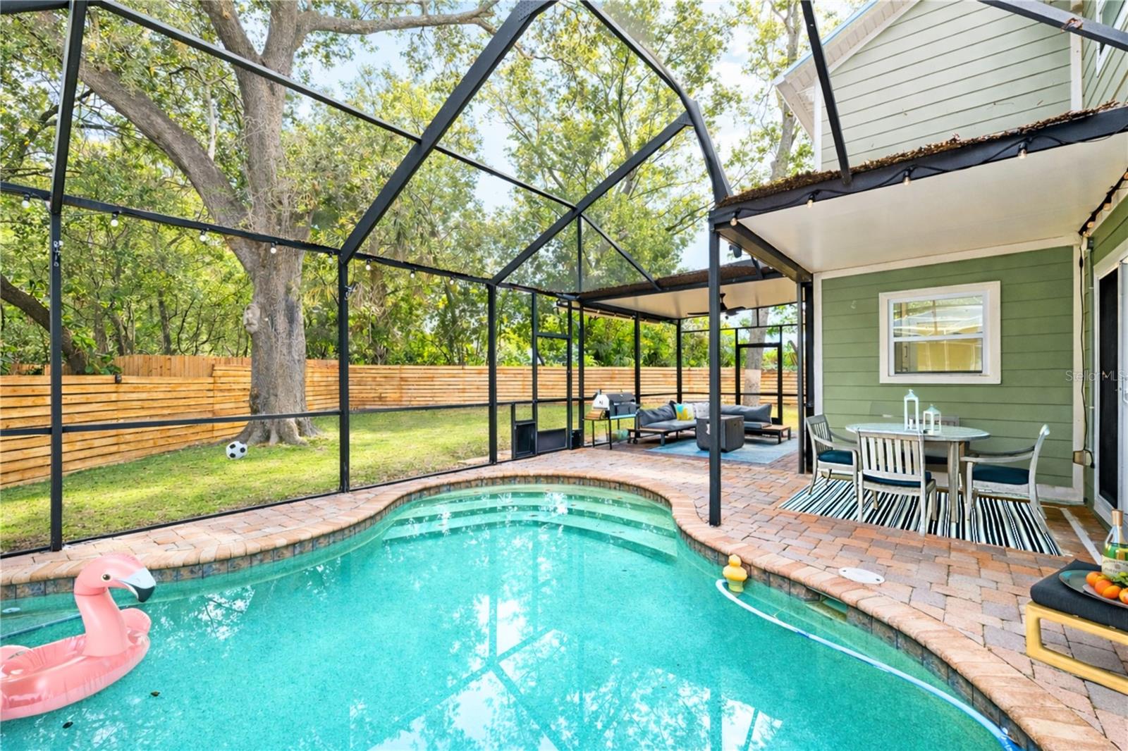 Image 4 of 36 For 1303 Carissa Court