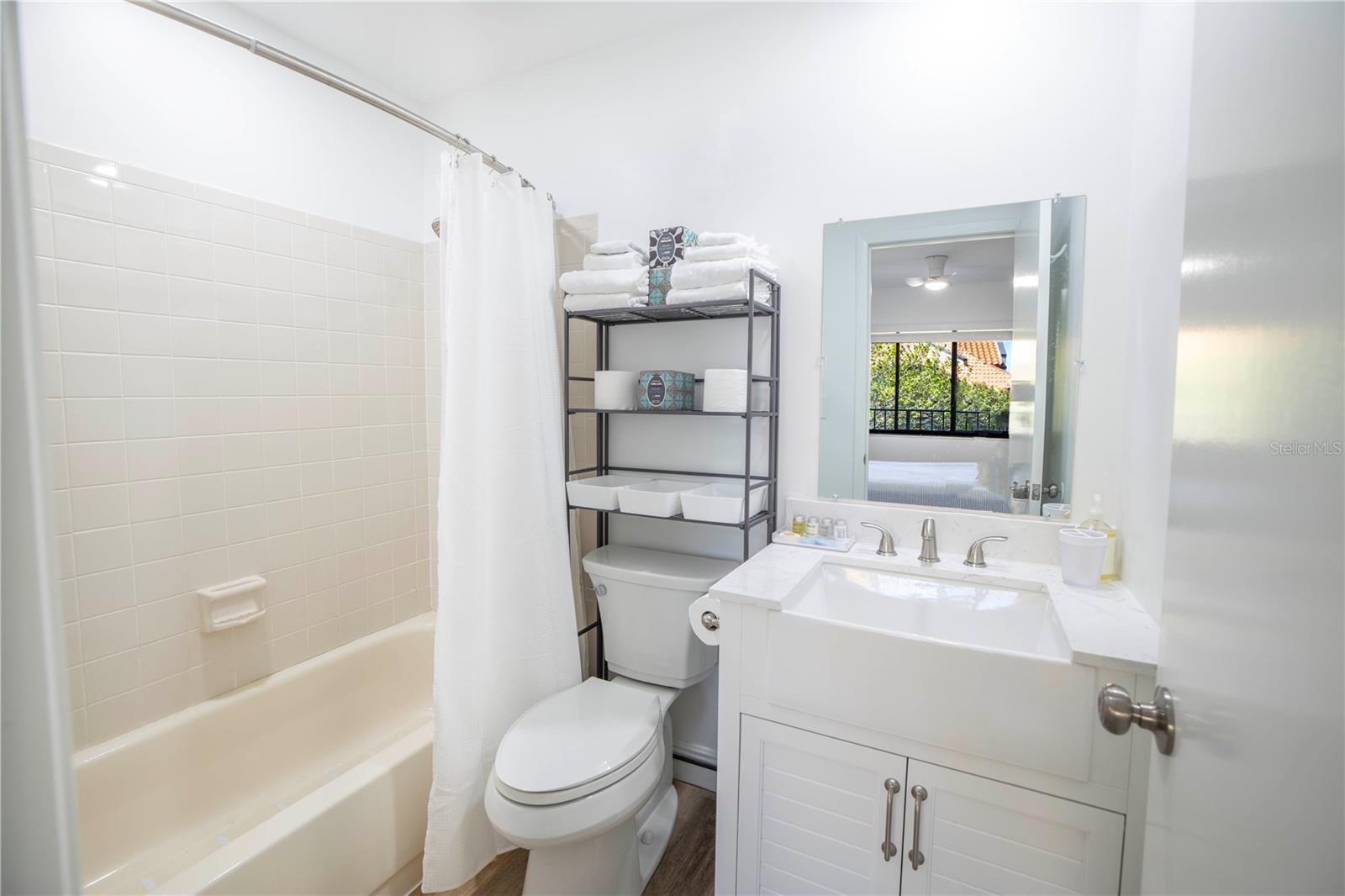 Image 24 of 37 For 1515 Pinellas Bayway S  B28