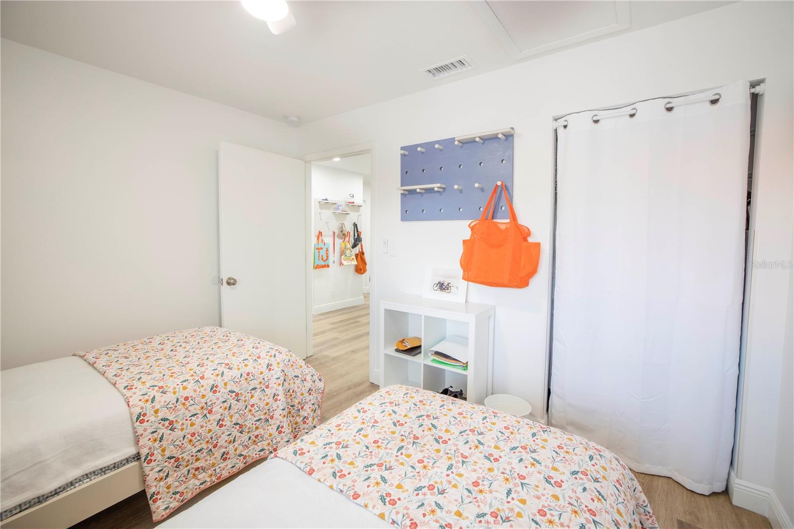 Image 26 of 37 For 1515 Pinellas Bayway S  B28