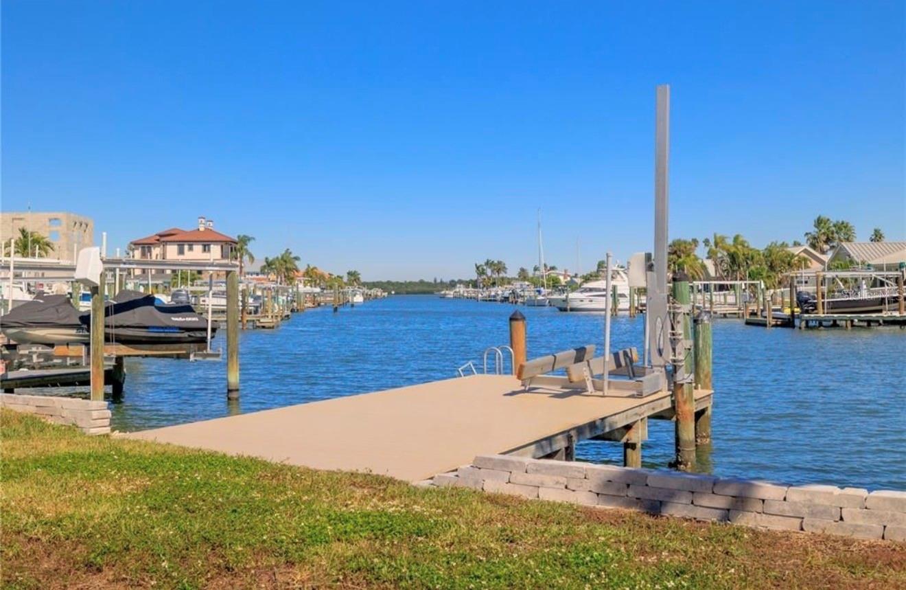 Image 5 of 13 For 17611 1st Street E