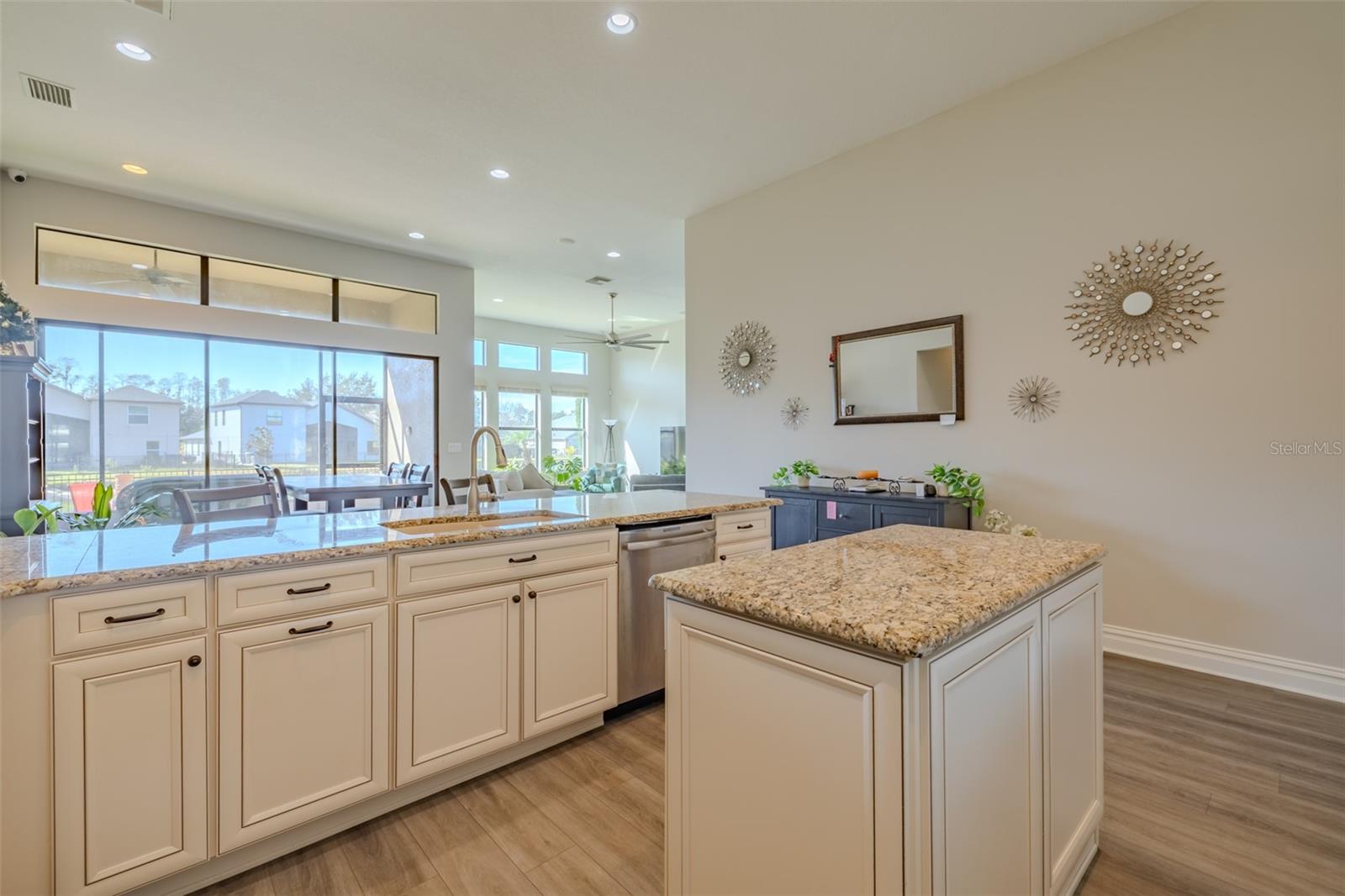 Image 10 of 65 For 4950 Diamonds Palm