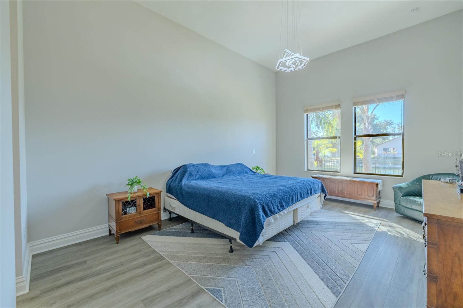 Image 19 of 65 For 4950 Diamonds Palm