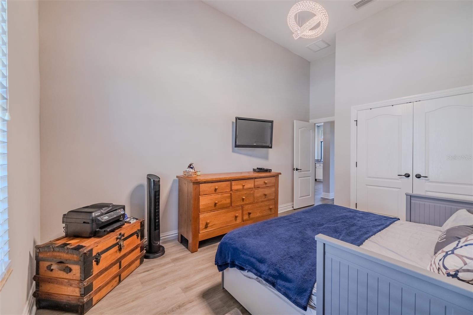 Image 26 of 65 For 4950 Diamonds Palm