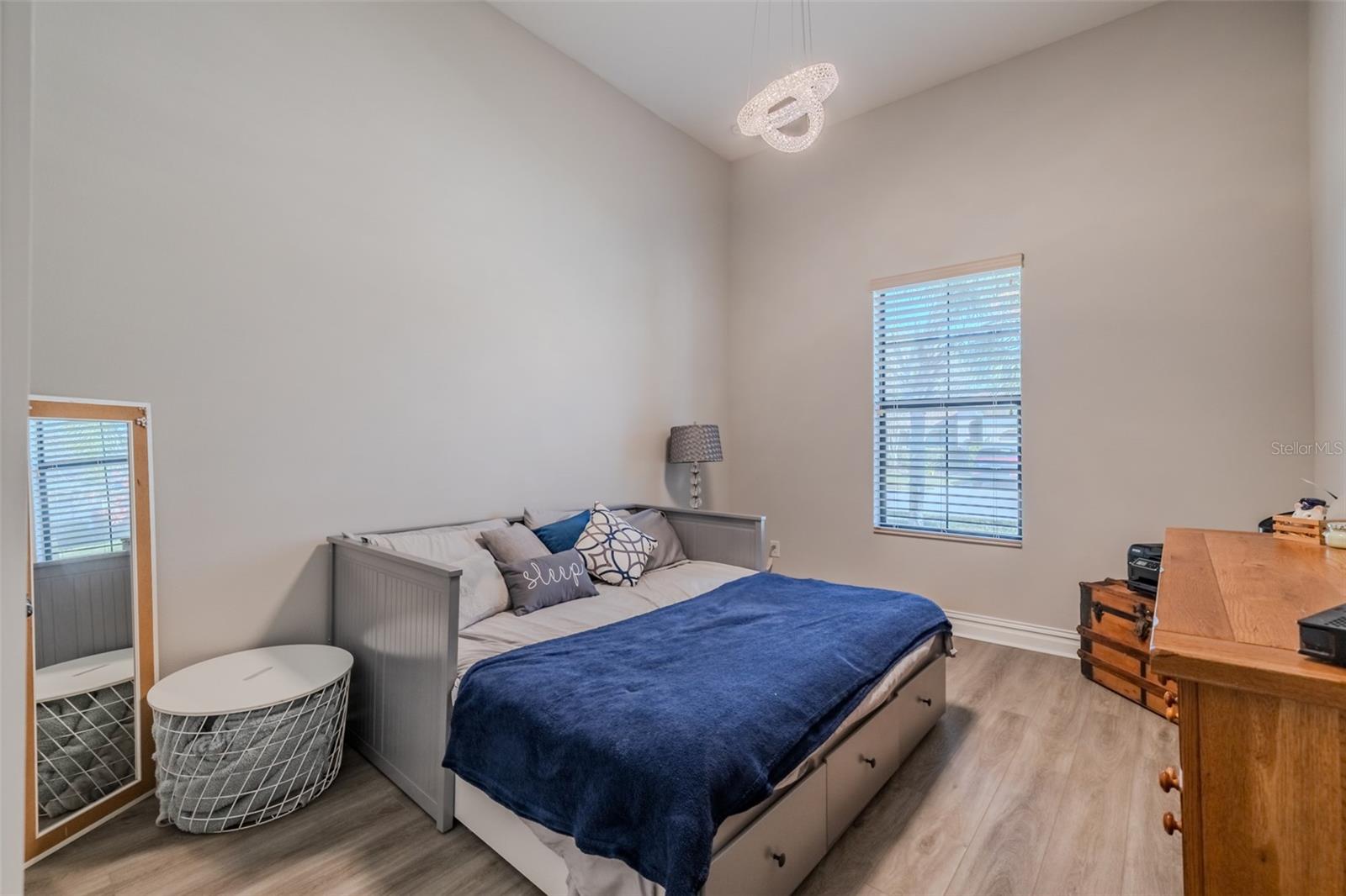 Image 28 of 65 For 4950 Diamonds Palm