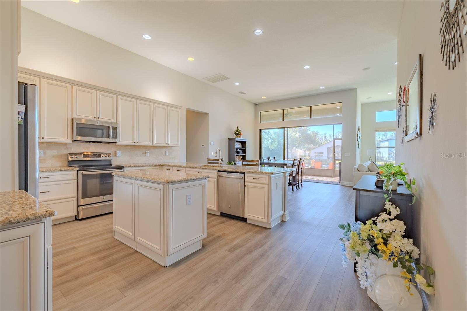 Image 7 of 65 For 4950 Diamonds Palm