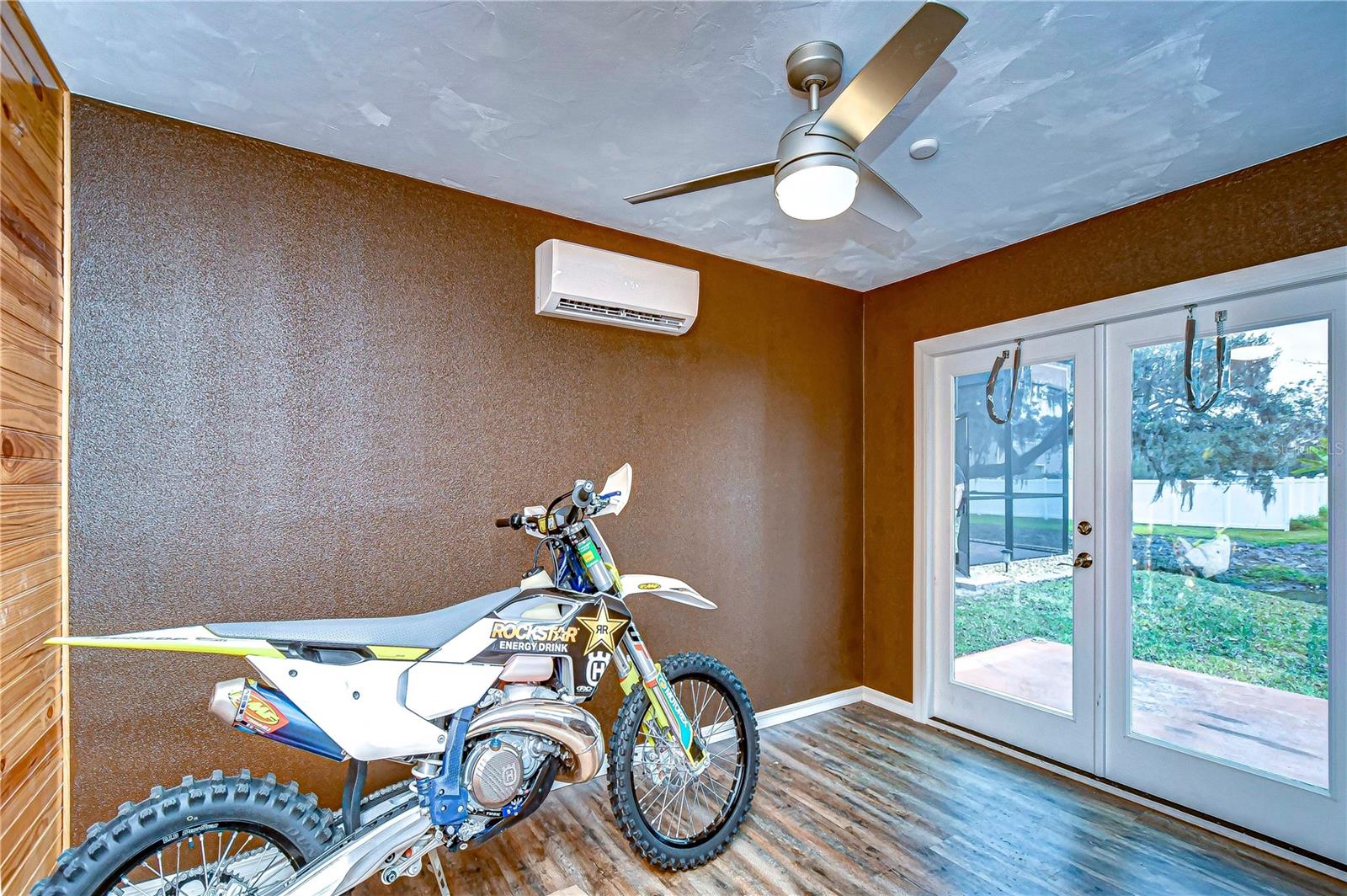 Image 33 of 51 For 3406 Ranchdale Drive