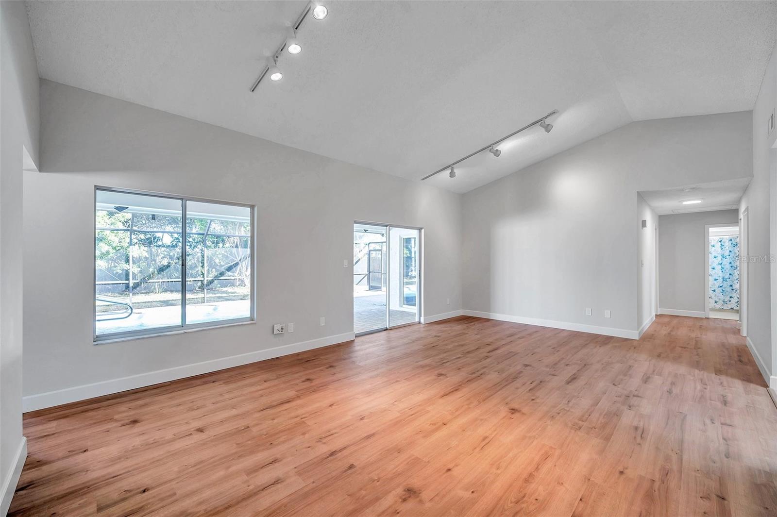 Image 5 of 41 For 1946 Tarpon Court