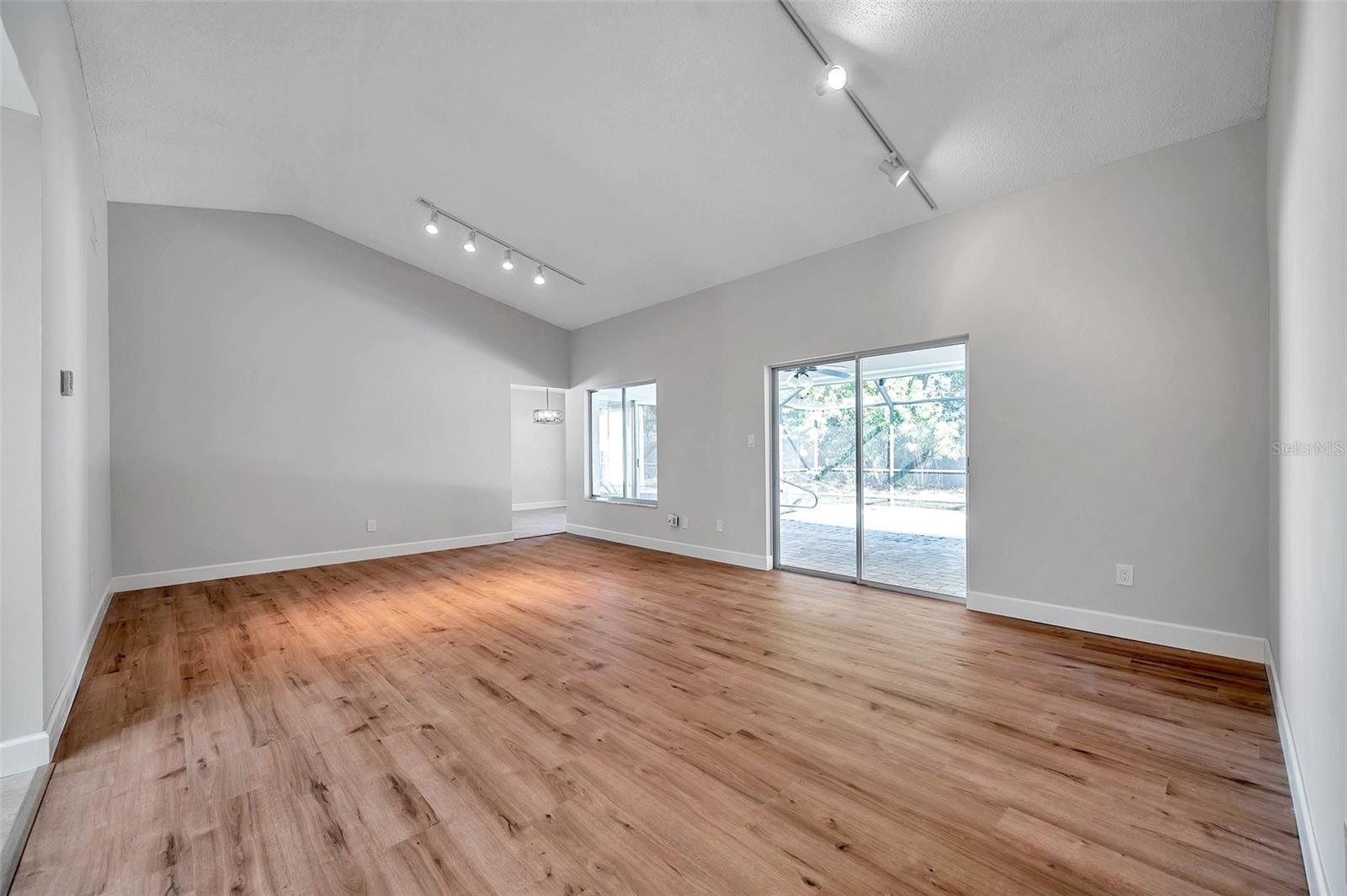 Image 6 of 41 For 1946 Tarpon Court