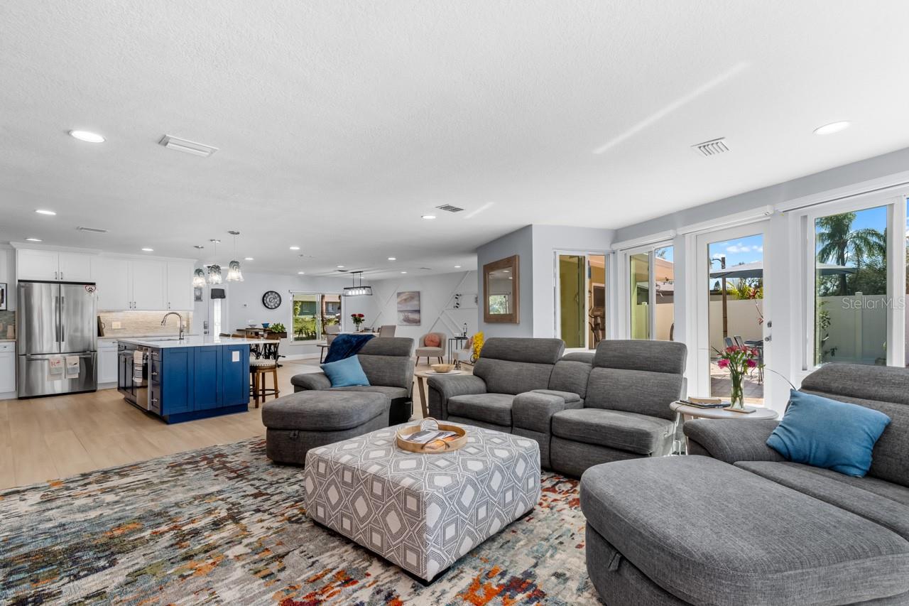 Image 15 of 48 For 309 11th Street Sw