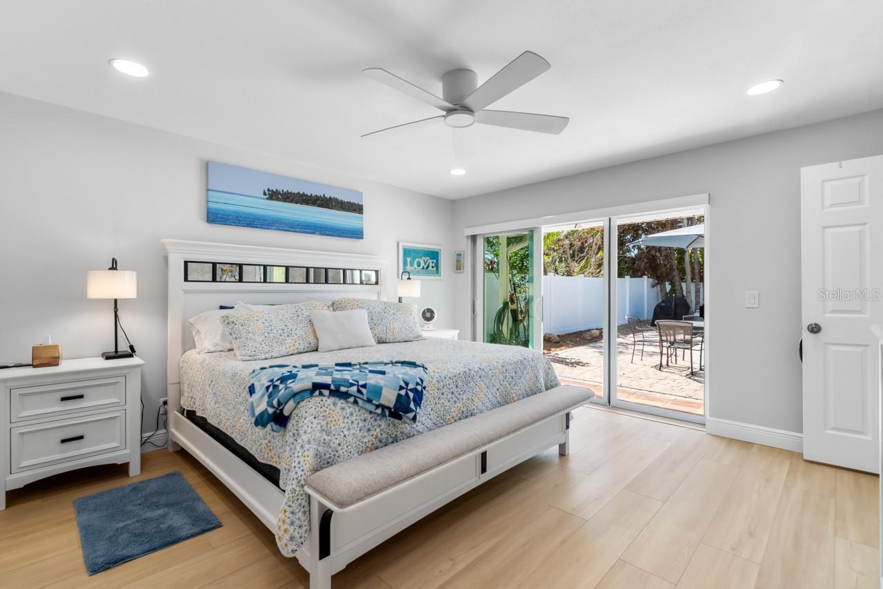 Image 16 of 48 For 309 11th Street Sw