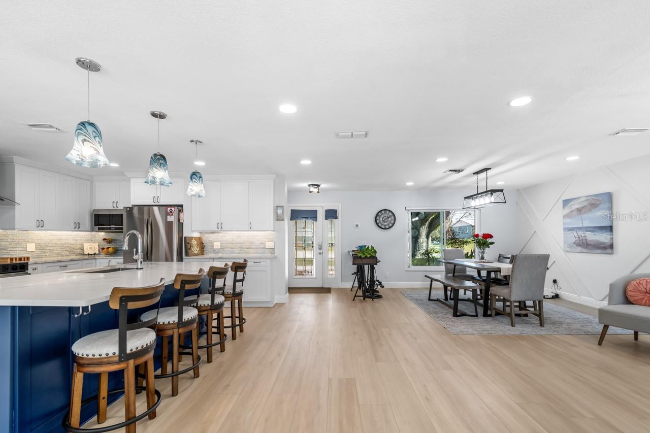 Image 4 of 48 For 309 11th Street Sw