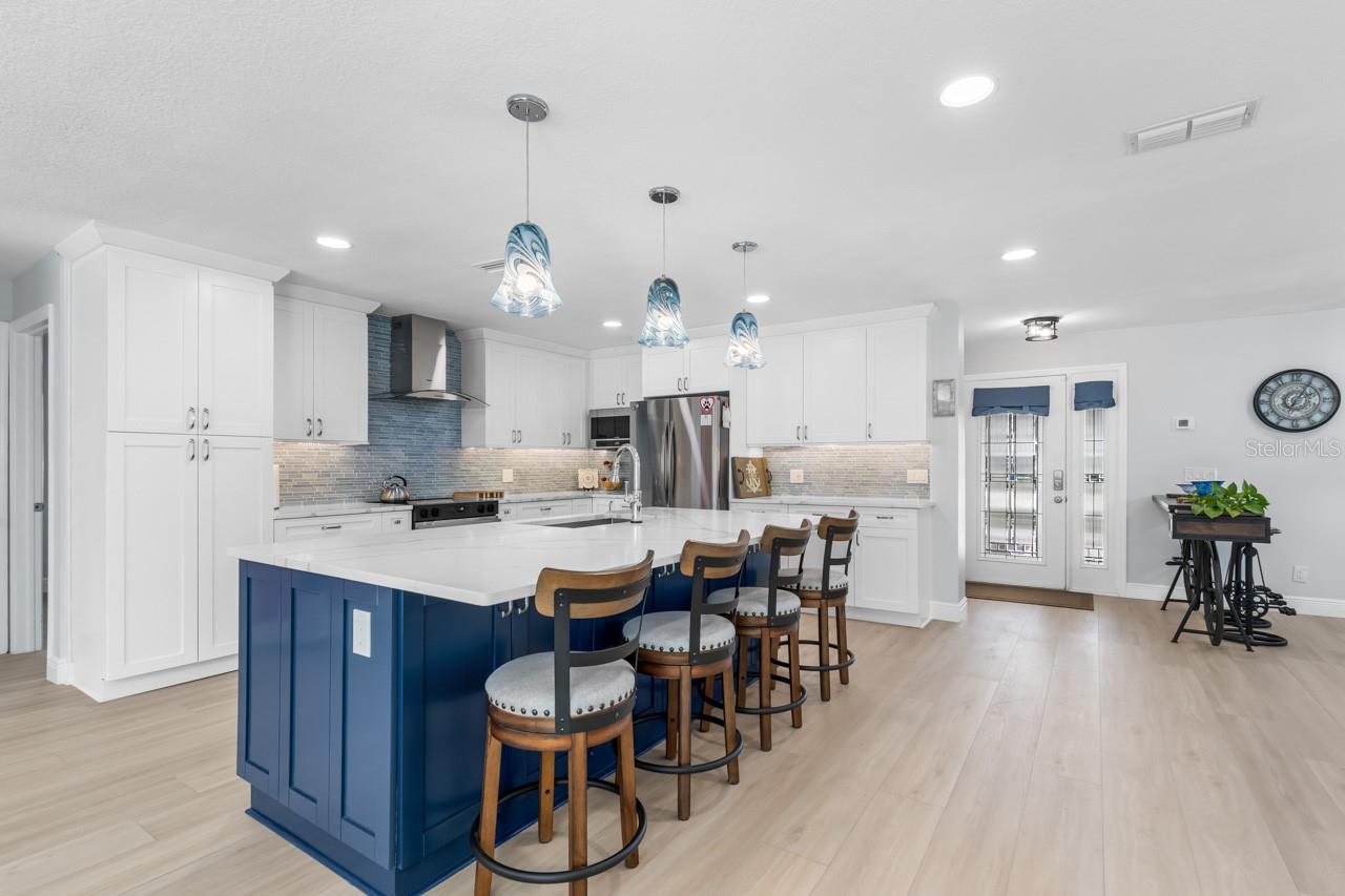 Image 8 of 48 For 309 11th Street Sw