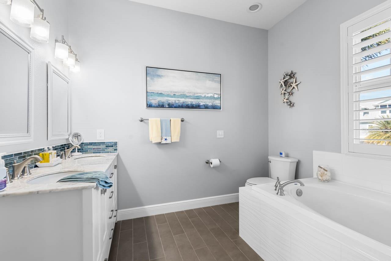 Image 25 of 67 For 404 Inlet Road