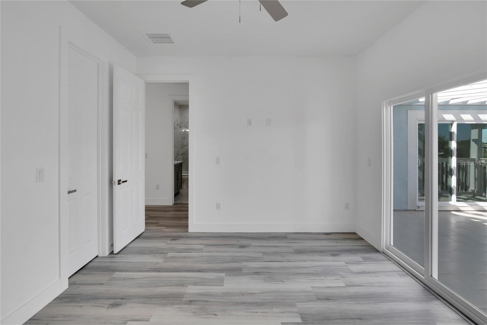 Image 31 of 56 For 6516 Simone Shores Circle