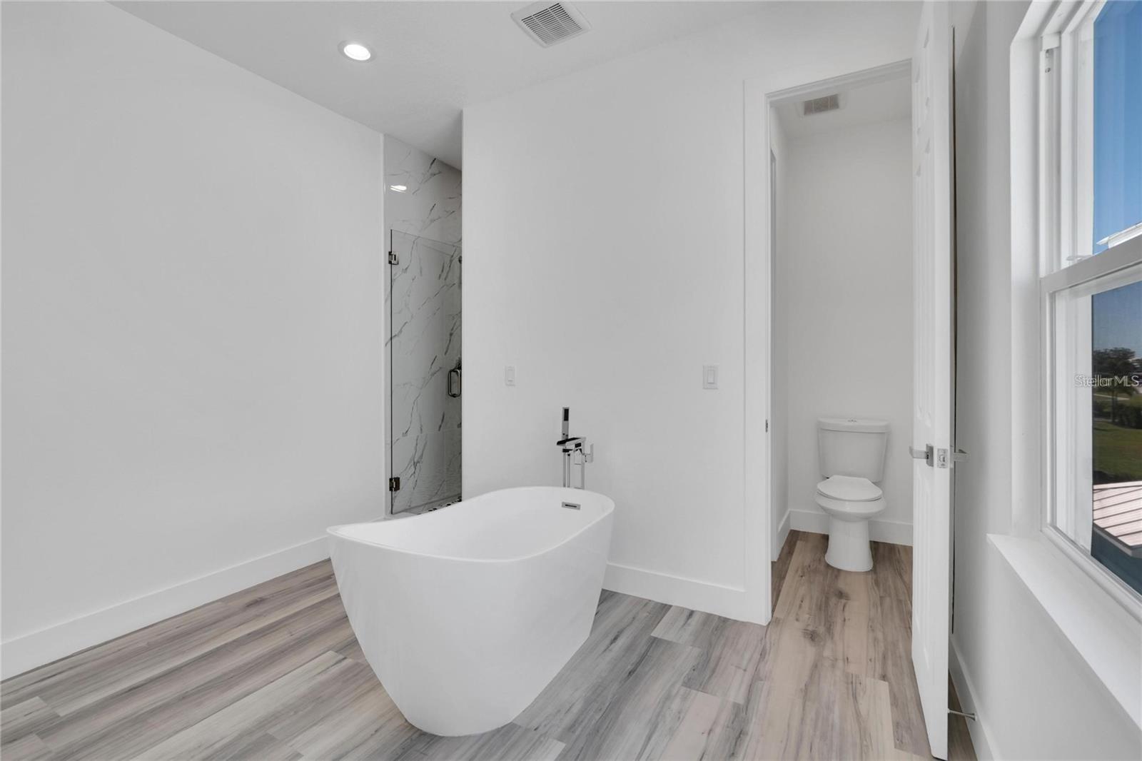 Image 42 of 56 For 6516 Simone Shores Circle