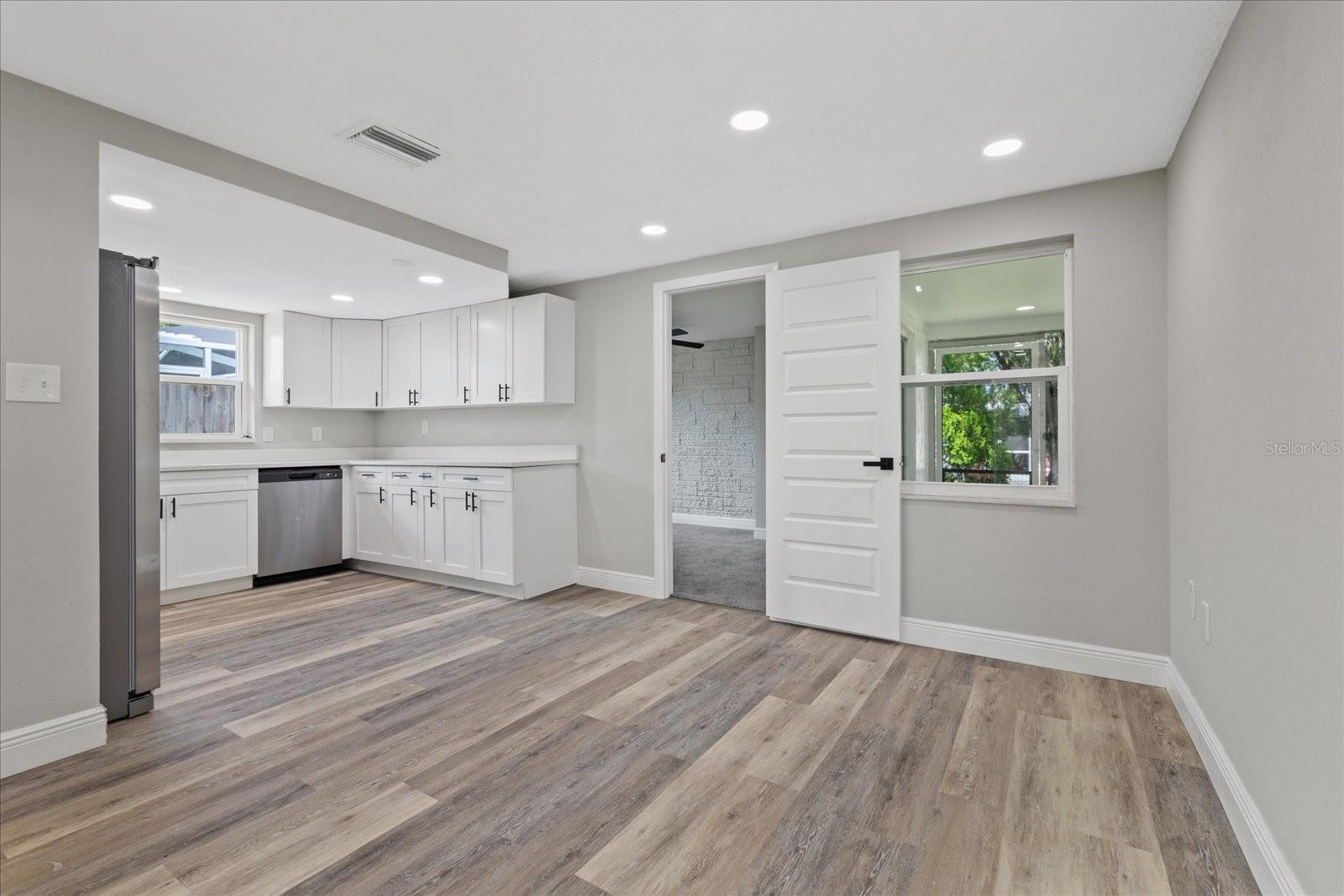 Image 10 of 37 For 7105 King Arthur Drive