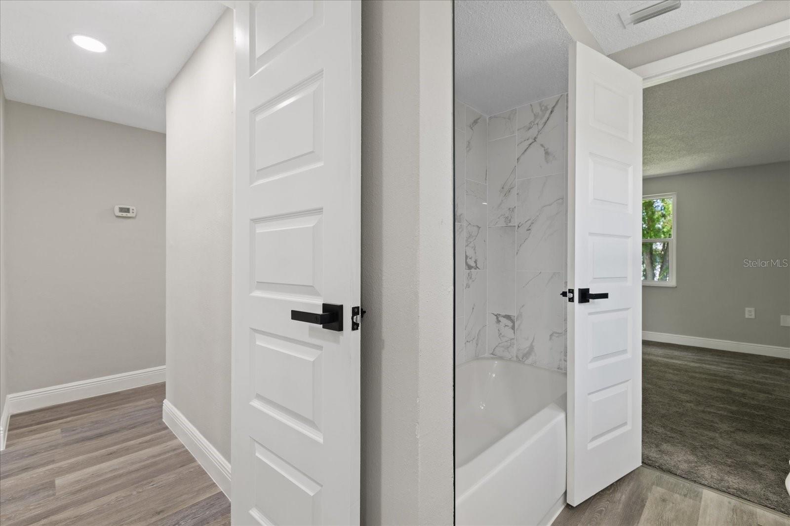 Image 24 of 37 For 7105 King Arthur Drive