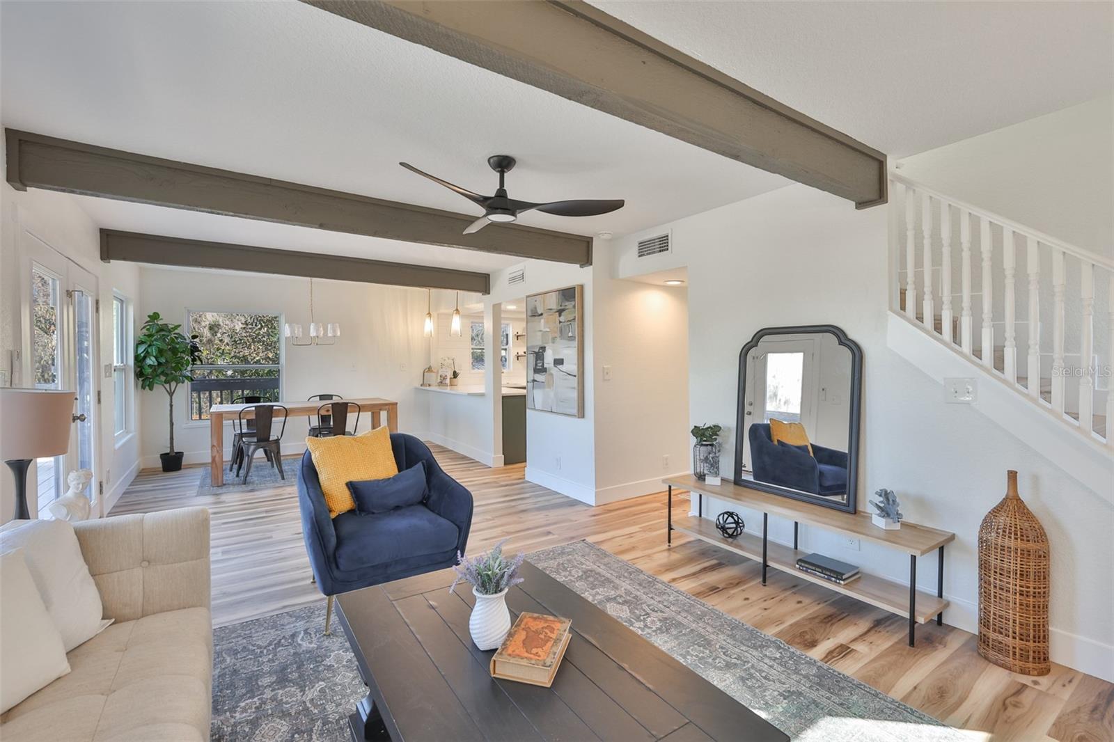 Listing photo id 8 for 18711 Red Bird Lane