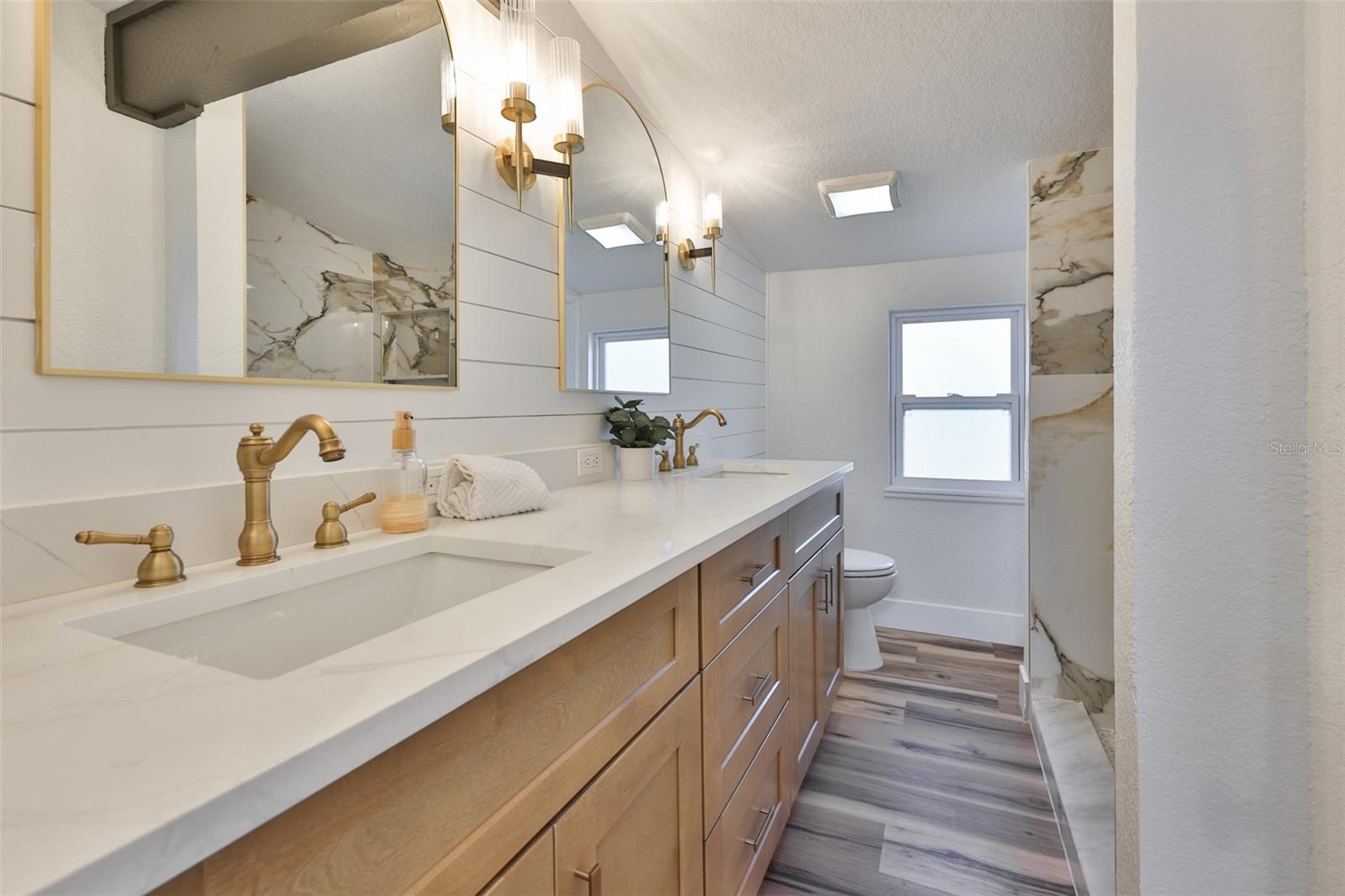 Listing photo id 10 for 18711 Red Bird Lane