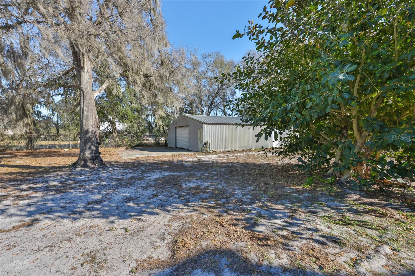 Listing photo id 19 for 18711 Red Bird Lane