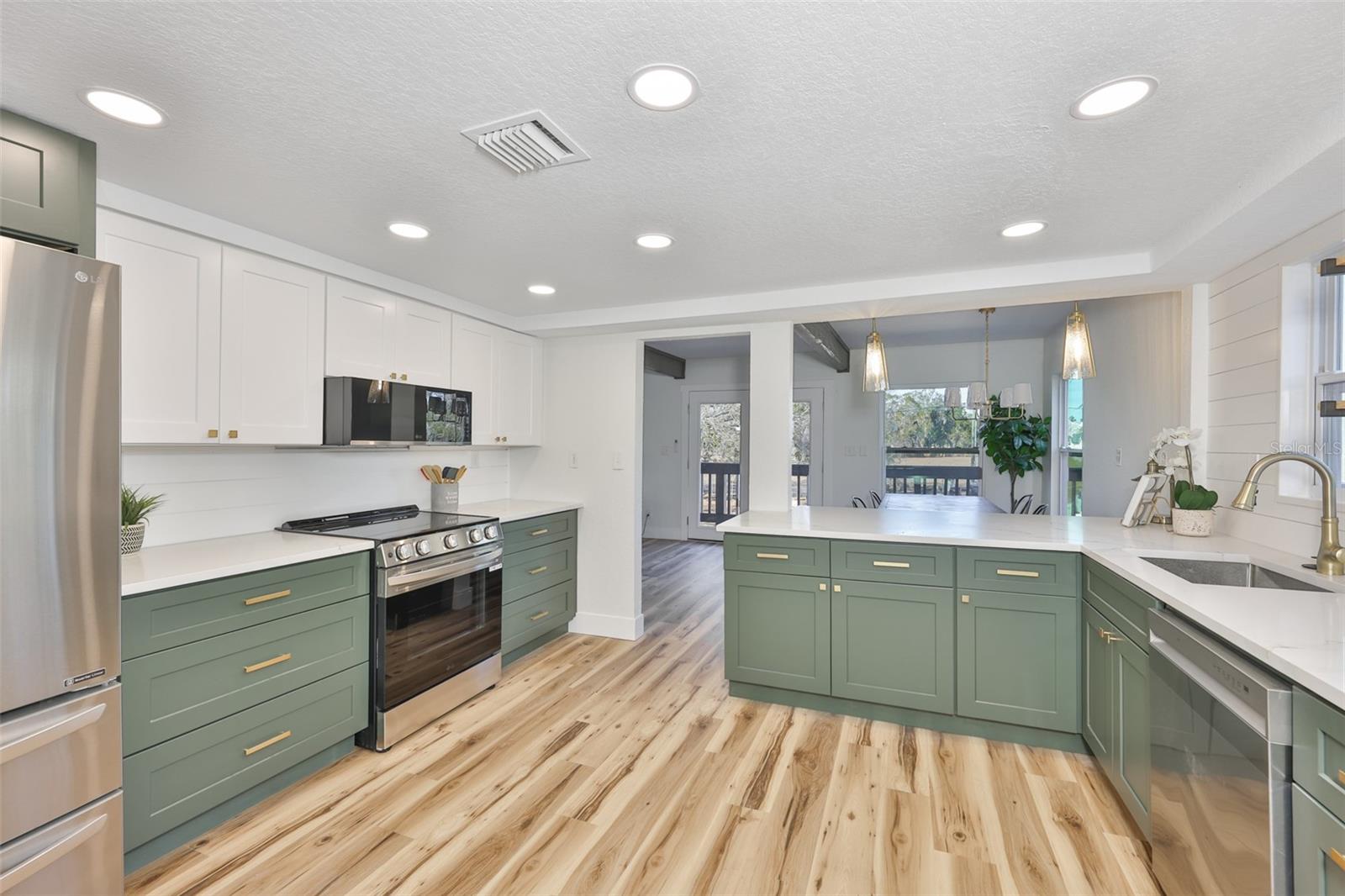 Listing photo id 2 for 18711 Red Bird Lane