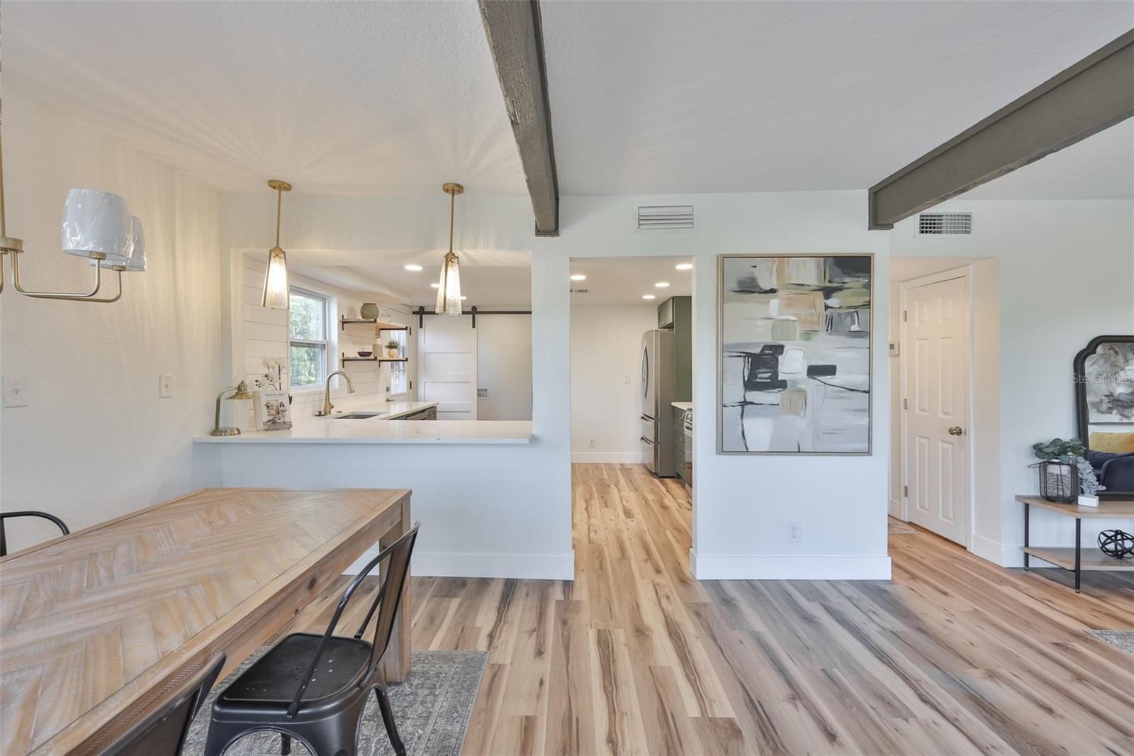 Listing photo id 6 for 18711 Red Bird Lane