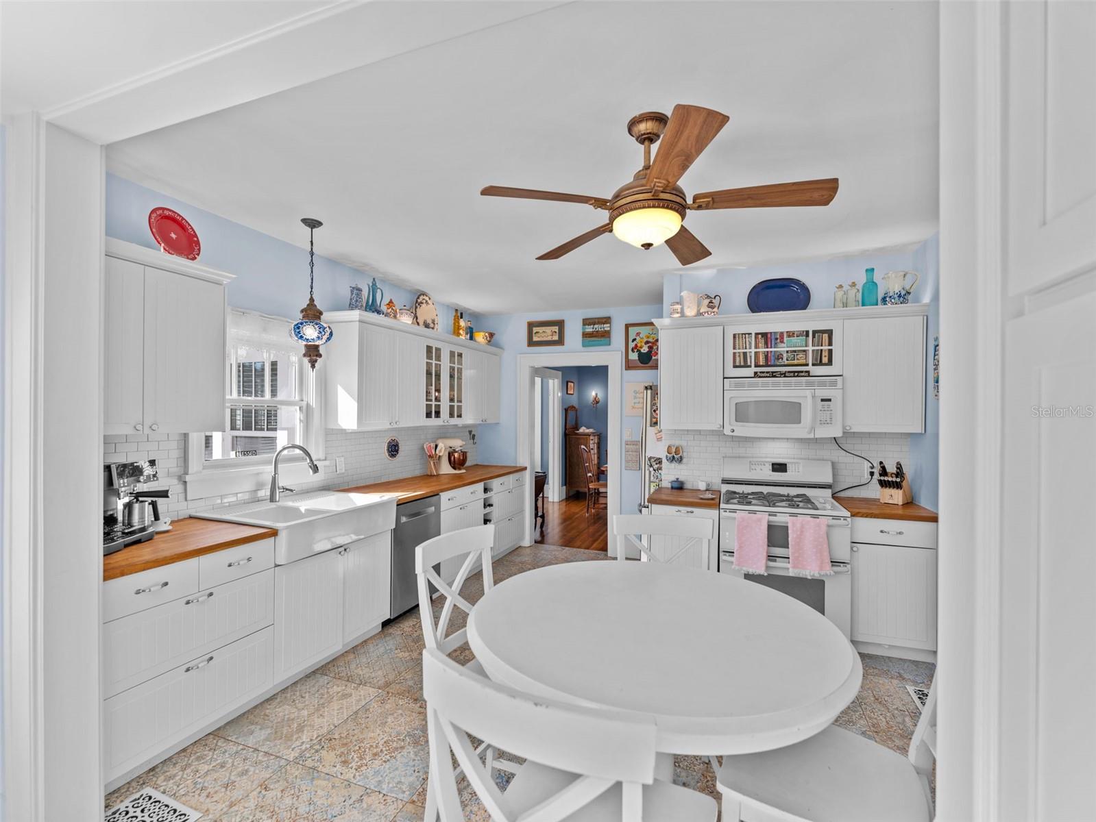 Image 11 of 51 For 231 72nd Street N