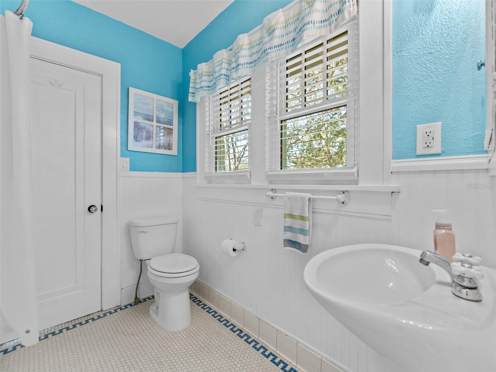 Image 33 of 51 For 231 72nd Street N