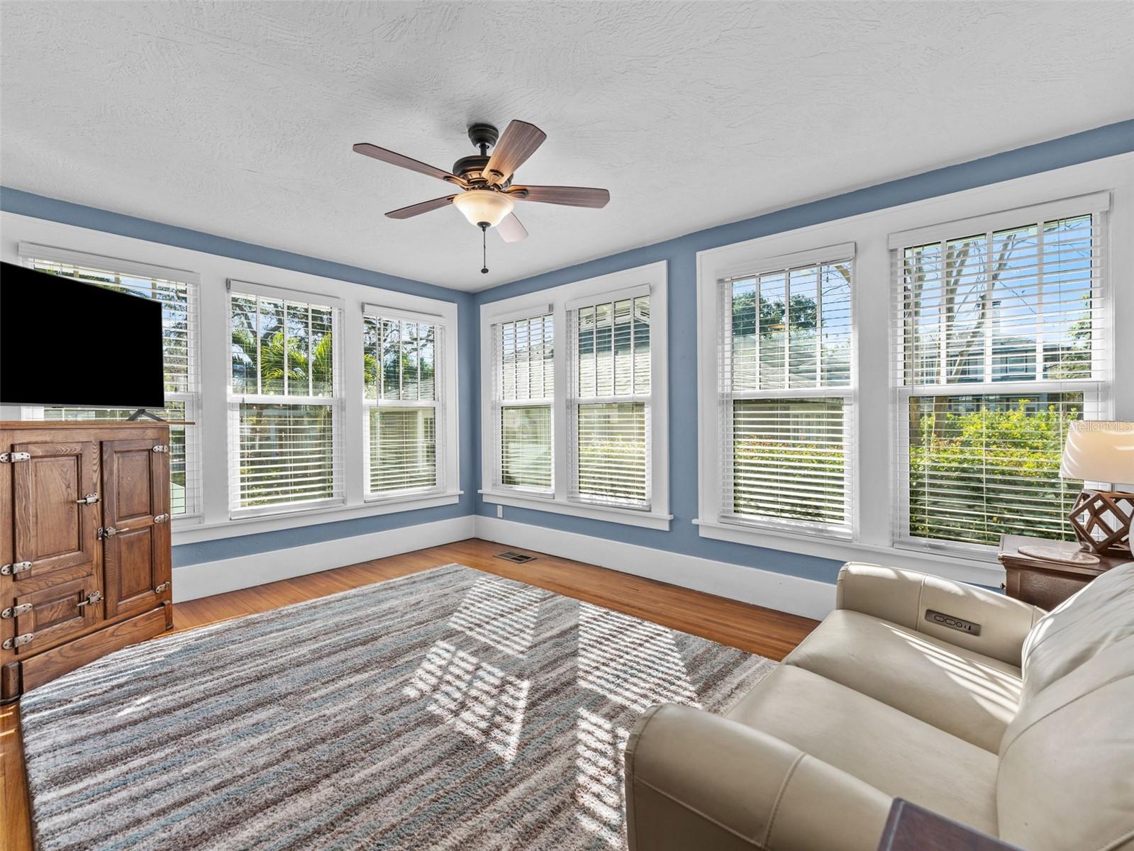 Image 8 of 51 For 231 72nd Street N