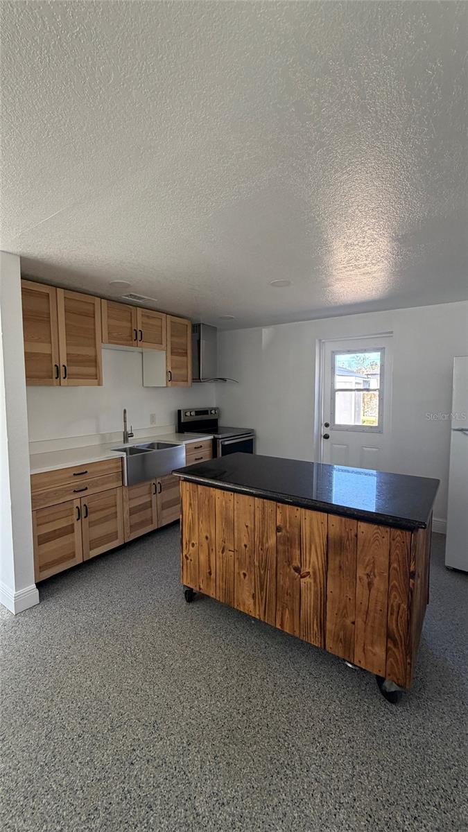 Image 20 of 43 For 3408 Deleuil Avenue