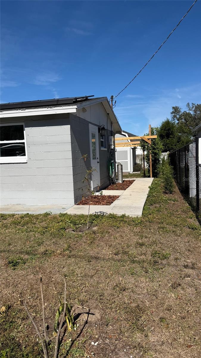 Image 28 of 43 For 3408 Deleuil Avenue