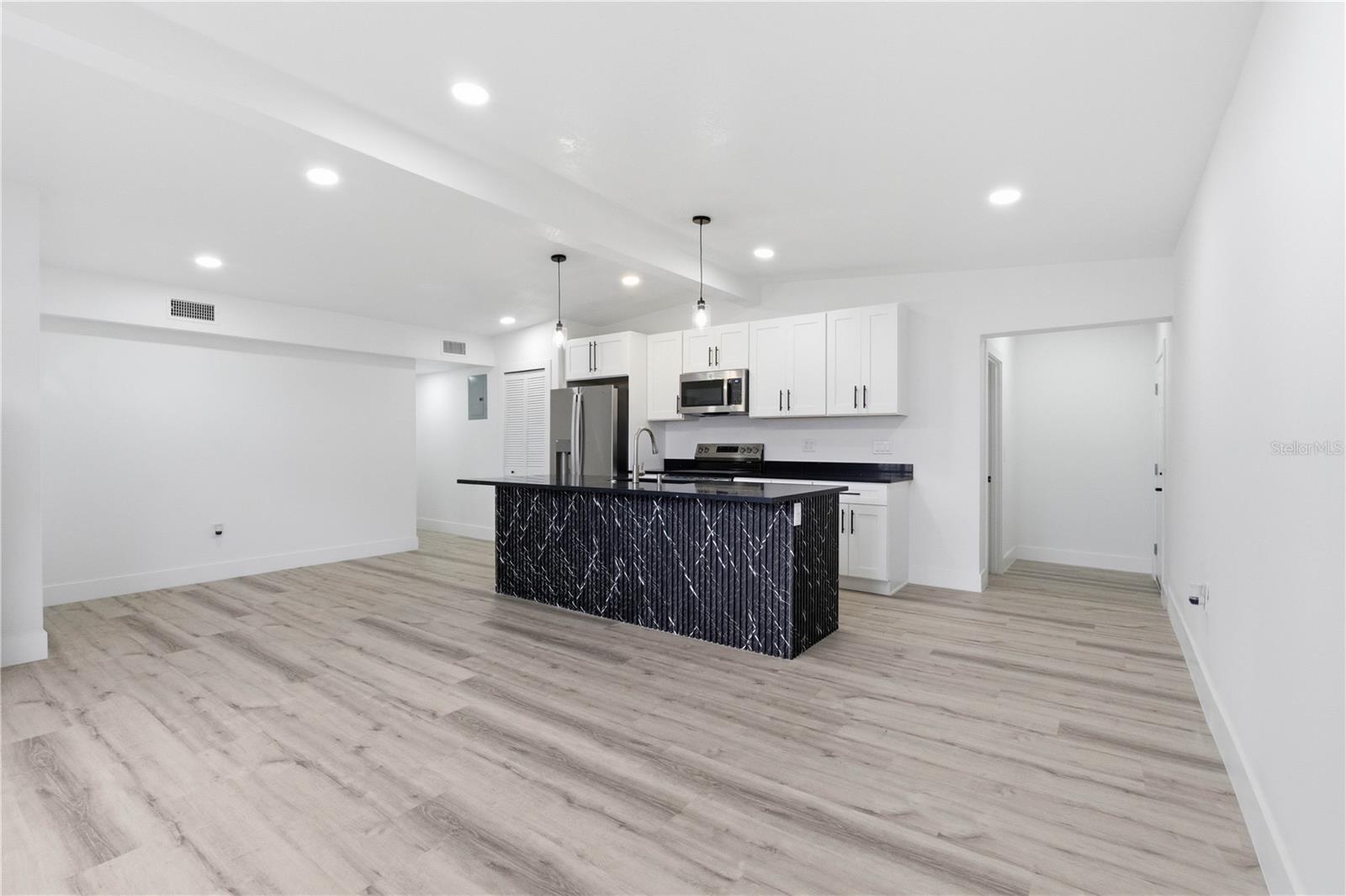 Image 17 of 51 For 6606 30th Street