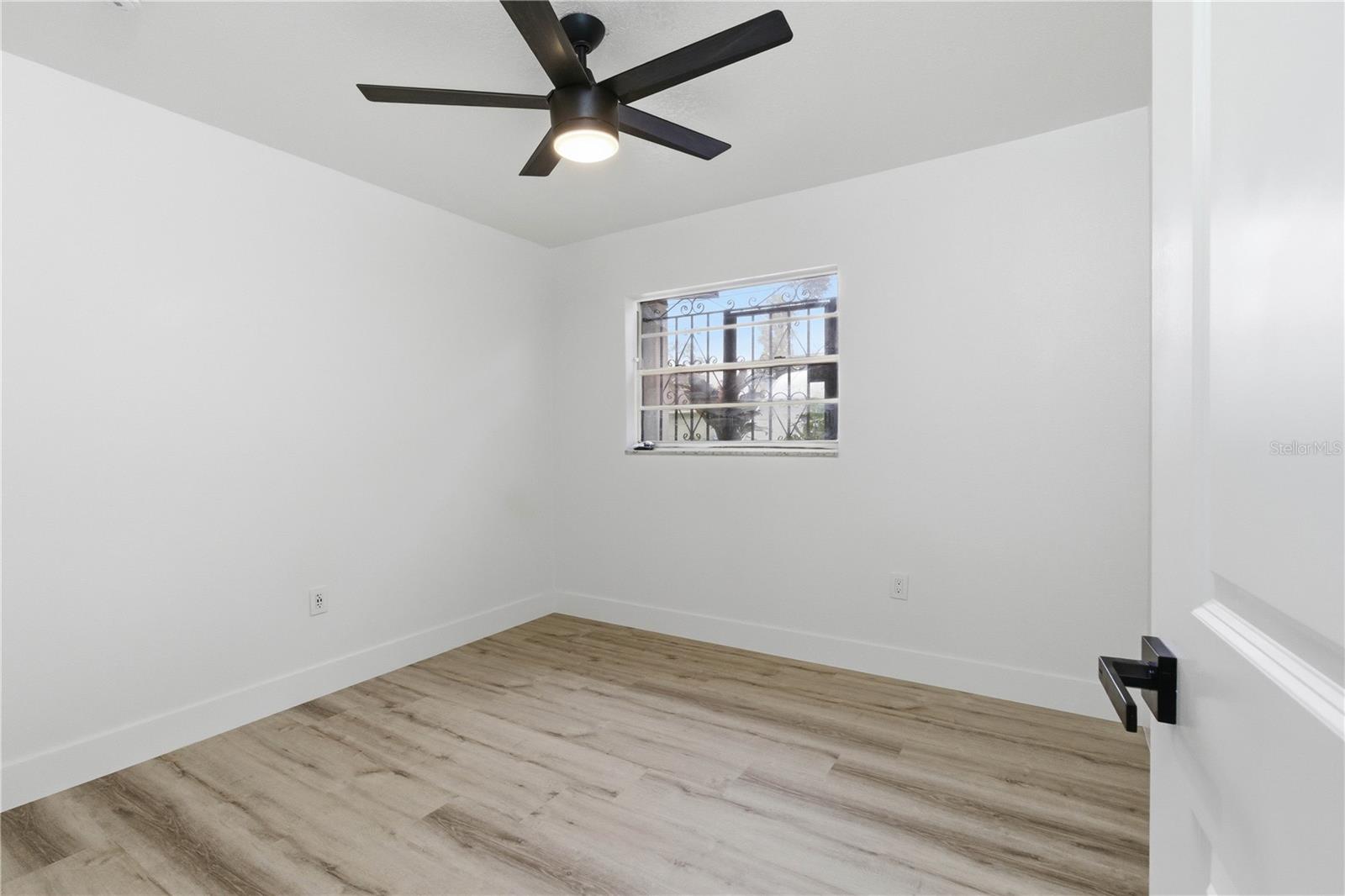 Image 31 of 51 For 6606 30th Street