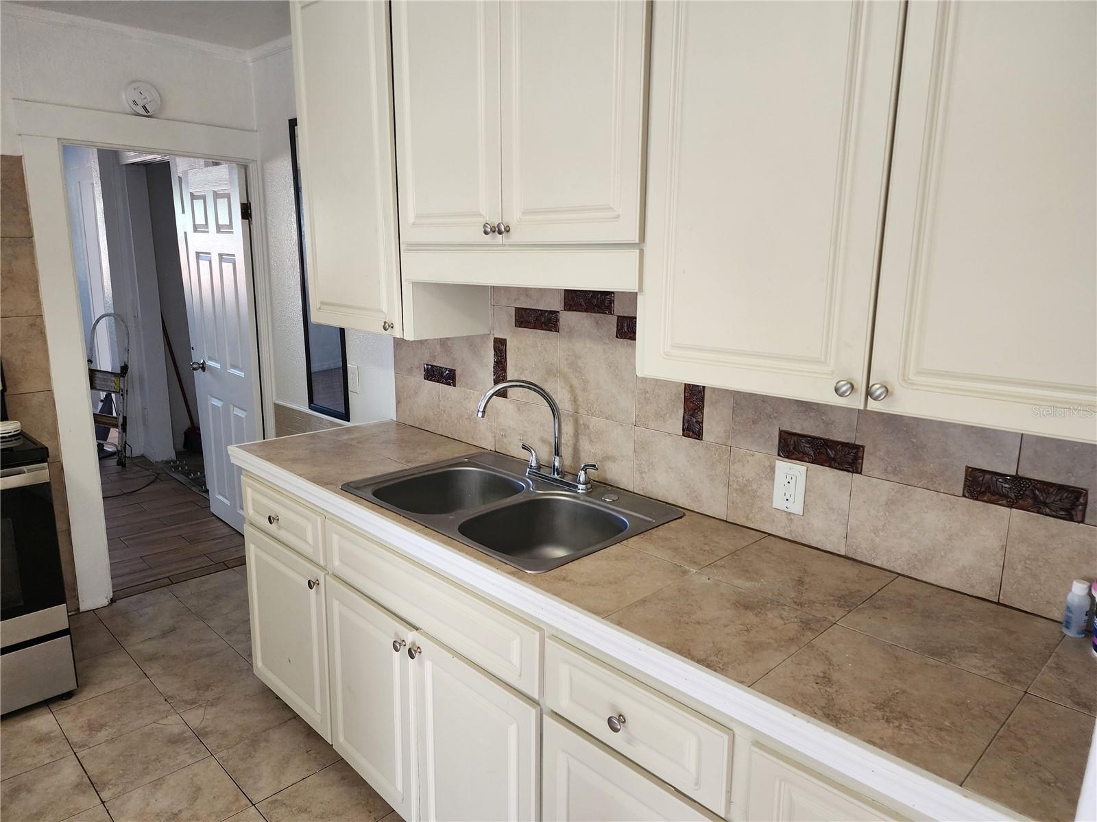 Image 4 of 16 For 1363 Tioga Avenue