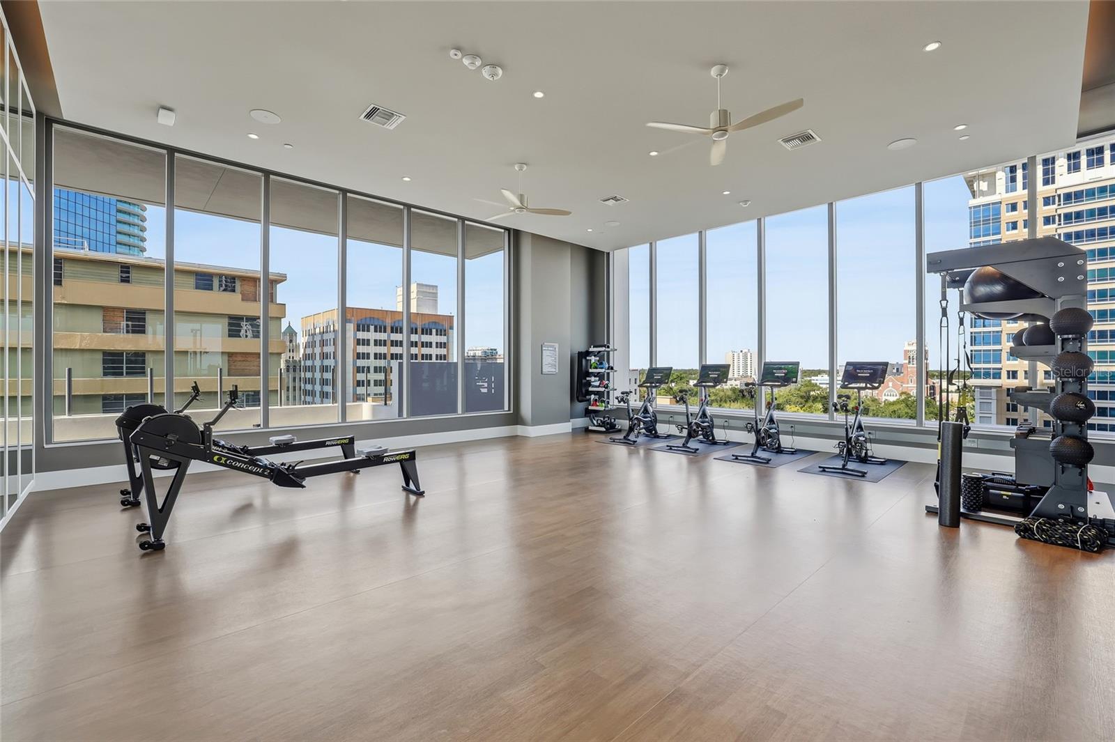 Image 21 of 97 For 275 1st Avenue S 1107