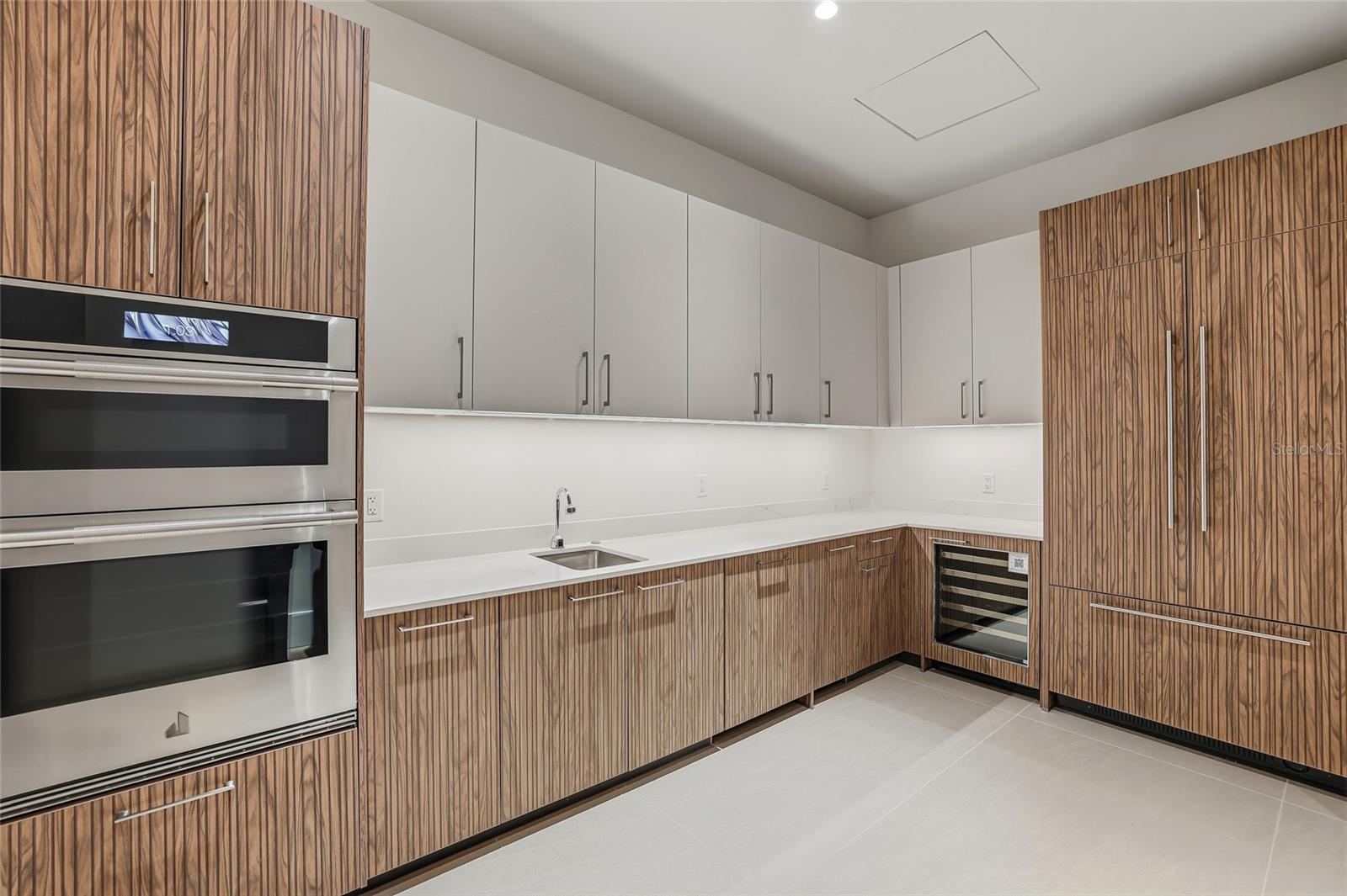 Image 46 of 97 For 275 1st Avenue S 1107