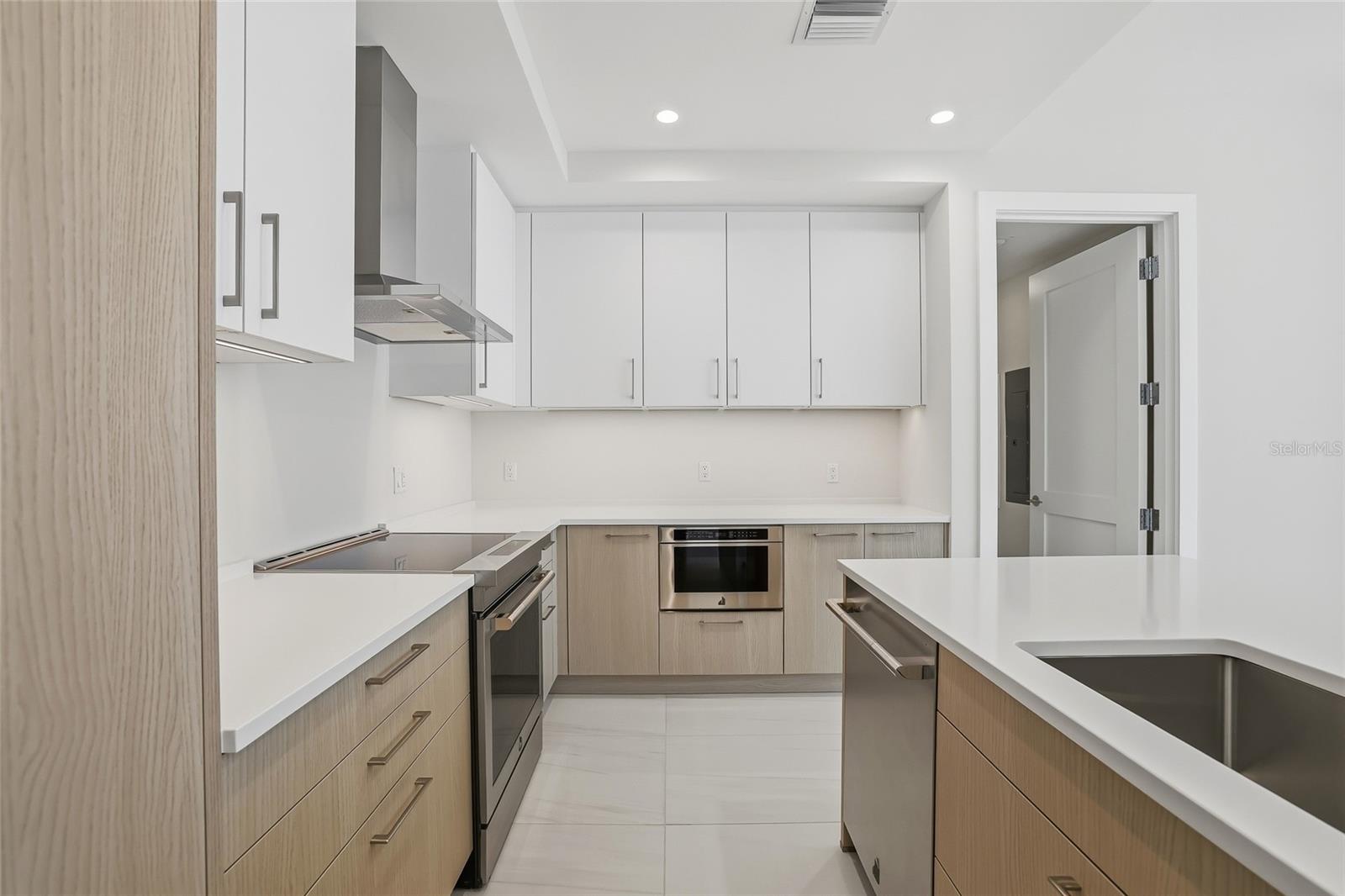 Image 65 of 97 For 275 1st Avenue S 1107