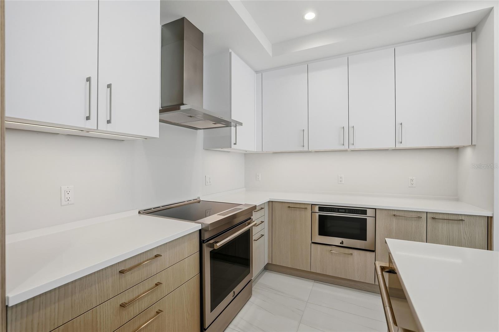 Image 70 of 97 For 275 1st Avenue S 1107